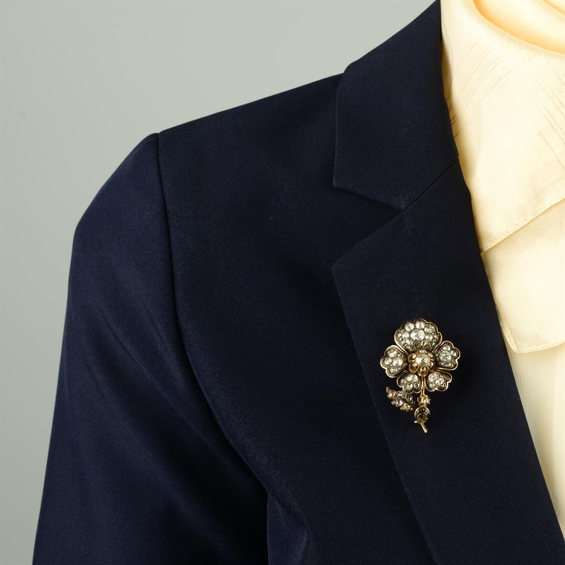 A 19th century 18ct gold rose-cut diamond and enamel floral brooch. - Bild 4 aus 4