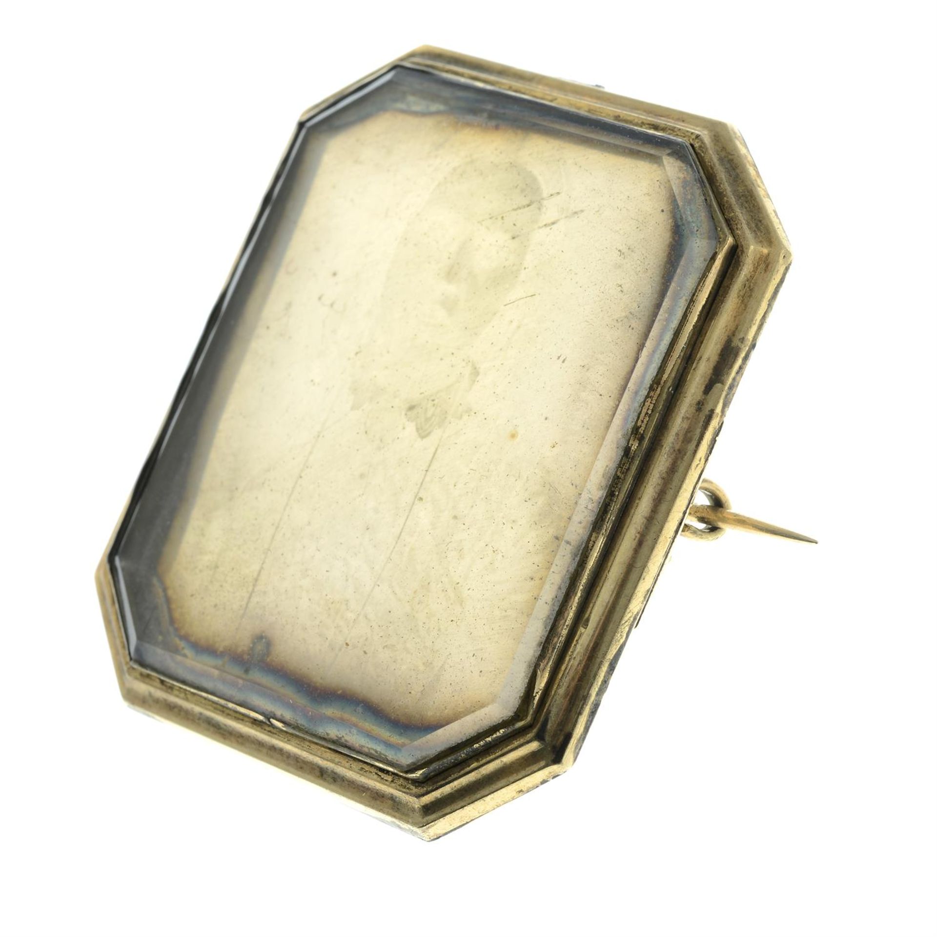 A mid 19th century daguerreotype photographic memorial brooch, with woven hair glazed locket and - Bild 4 aus 5