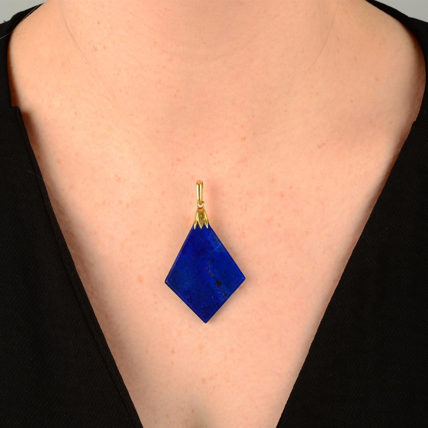 A late Victorian gold lapis lazuli pendant. - Image 4 of 4