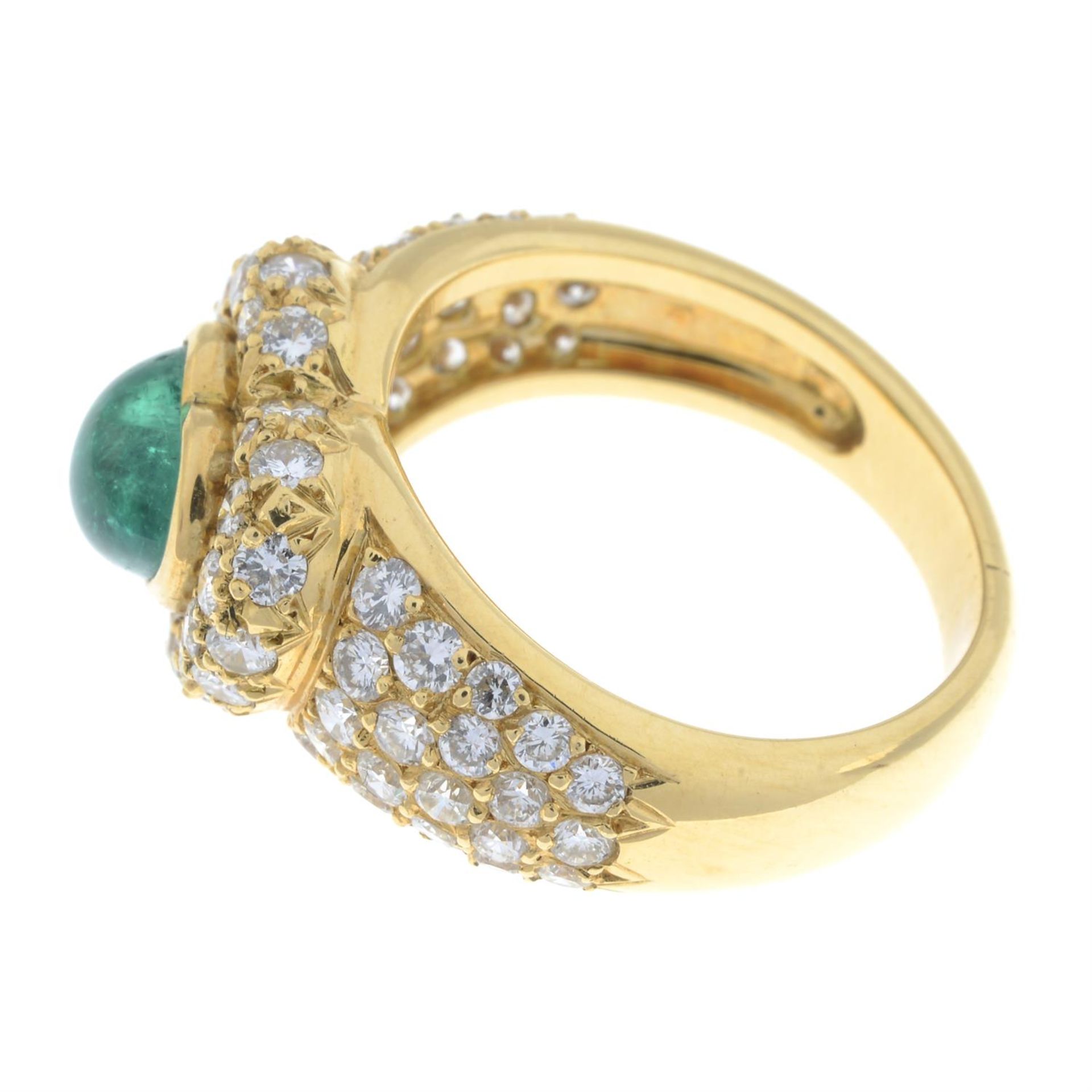 A heart-shape emerald cabochon and pavé-set diamond dress ring. - Image 4 of 5