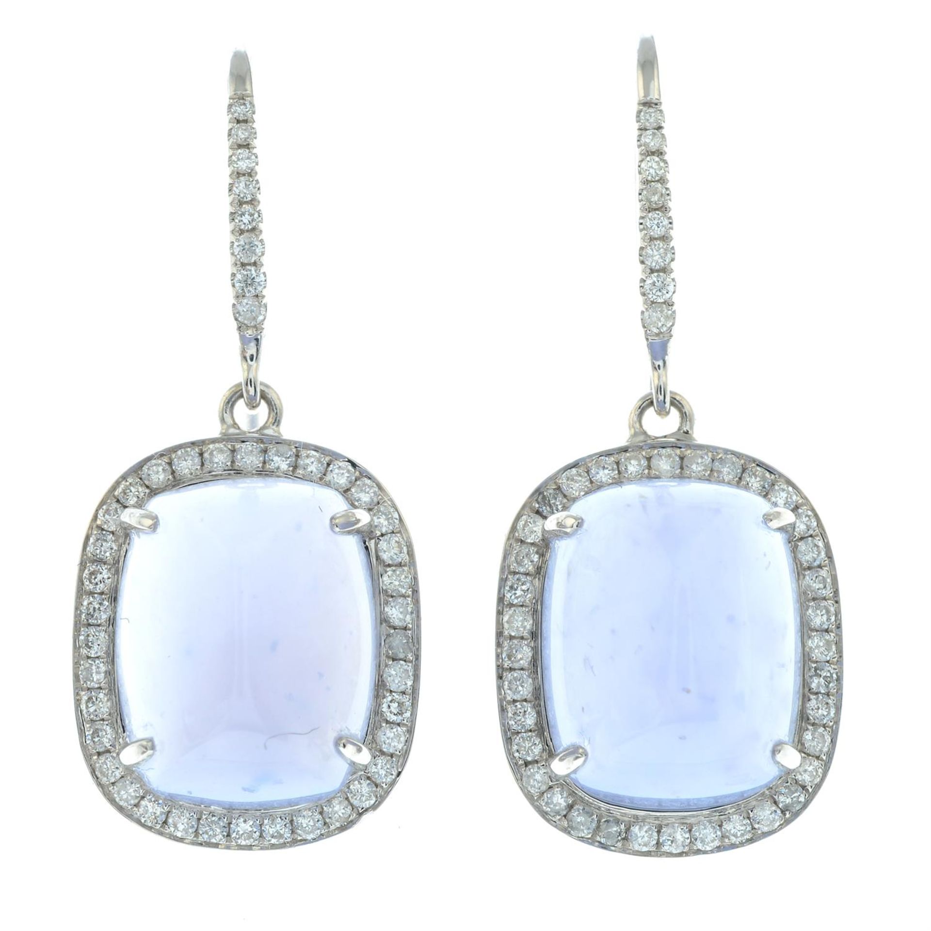 A pair of chalcedony and brilliant-cut diamond cluster drop earrings. - Bild 2 aus 3