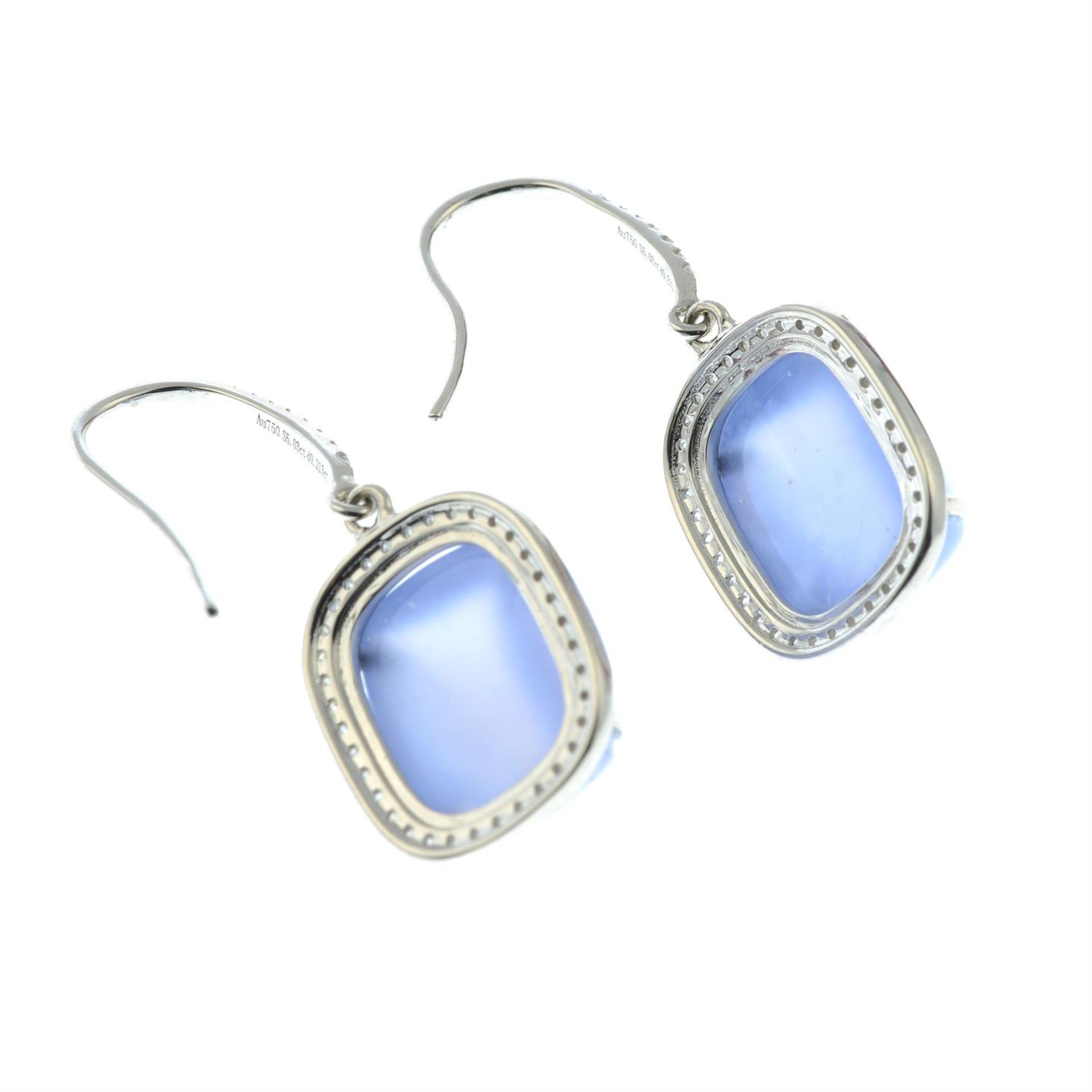 A pair of chalcedony and brilliant-cut diamond cluster drop earrings. - Bild 3 aus 3