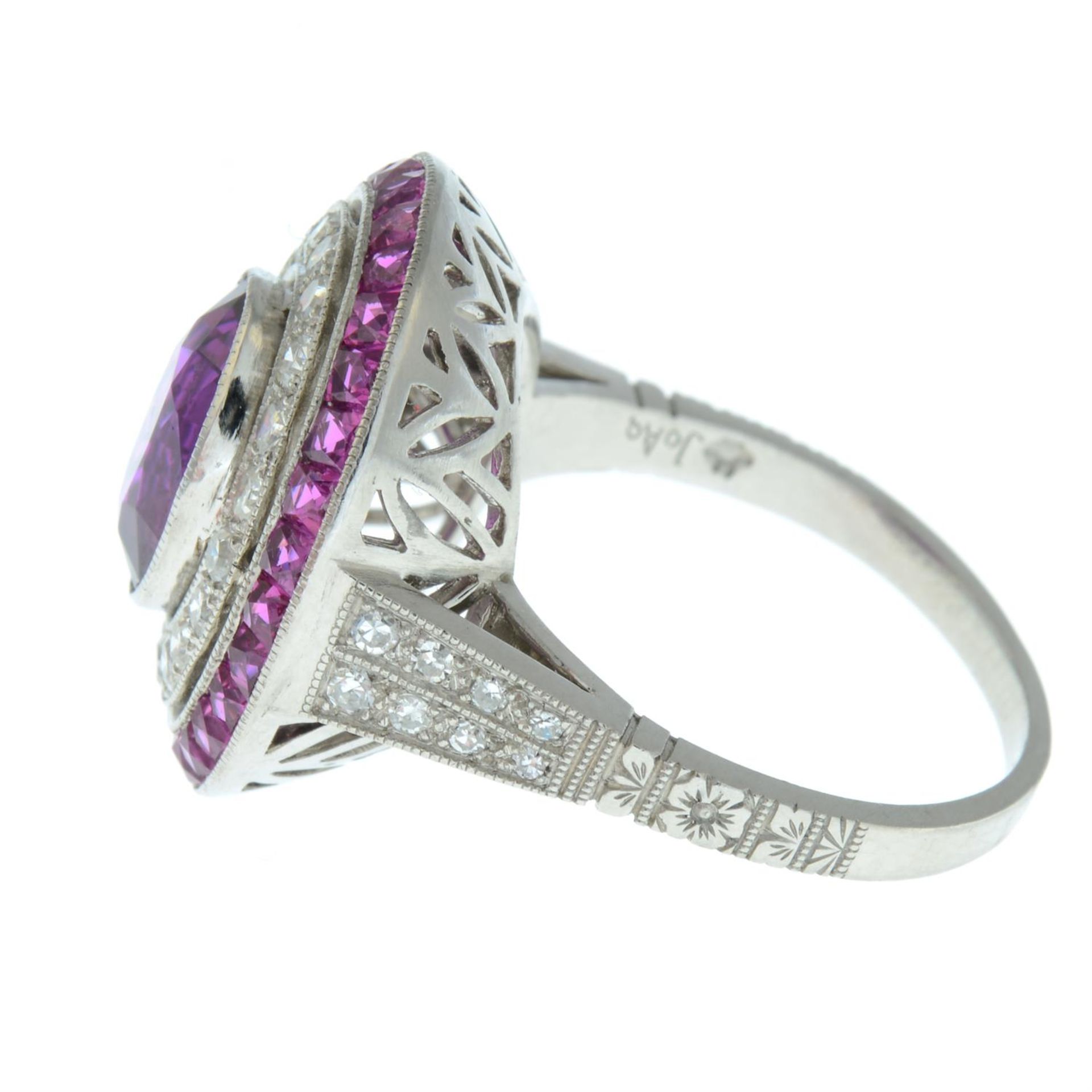 A ruby and diamond dress ring, by JoAq. - Bild 3 aus 5