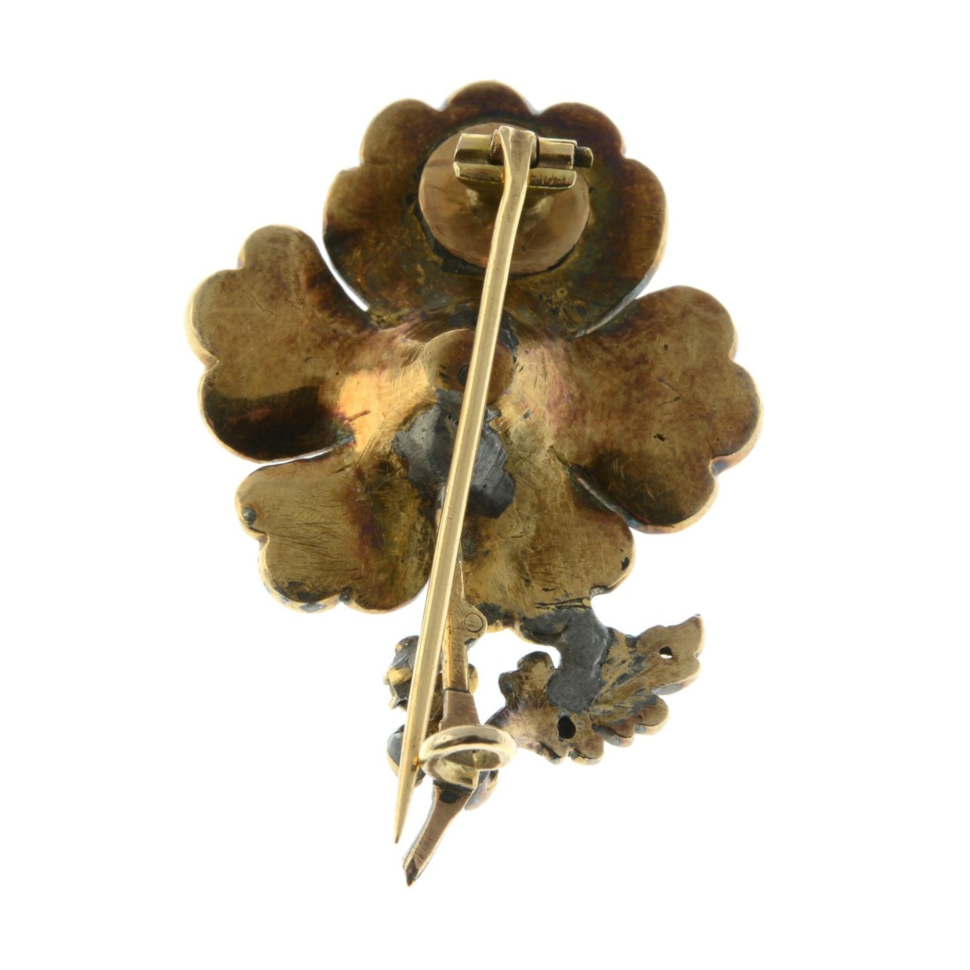 A 19th century 18ct gold rose-cut diamond and enamel floral brooch. - Bild 3 aus 4