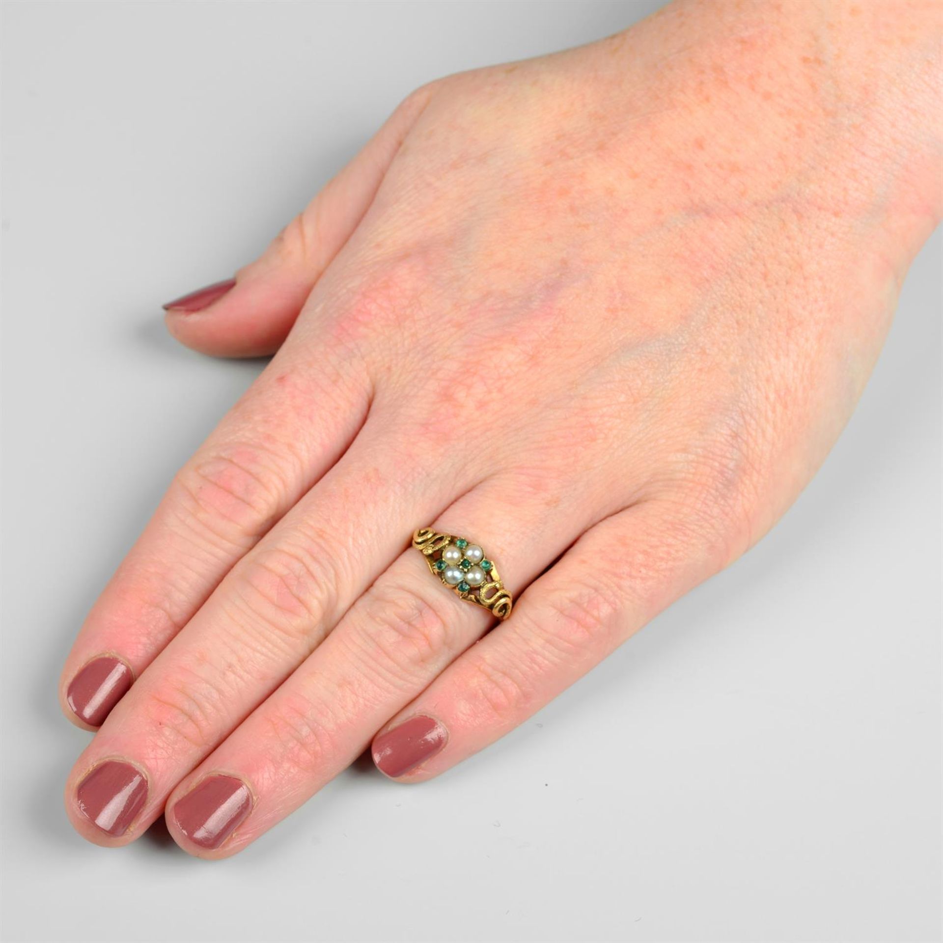 An early to mid 19th century gold emerald and split pearl mourning ring, with snake shoulders. - Image 5 of 5