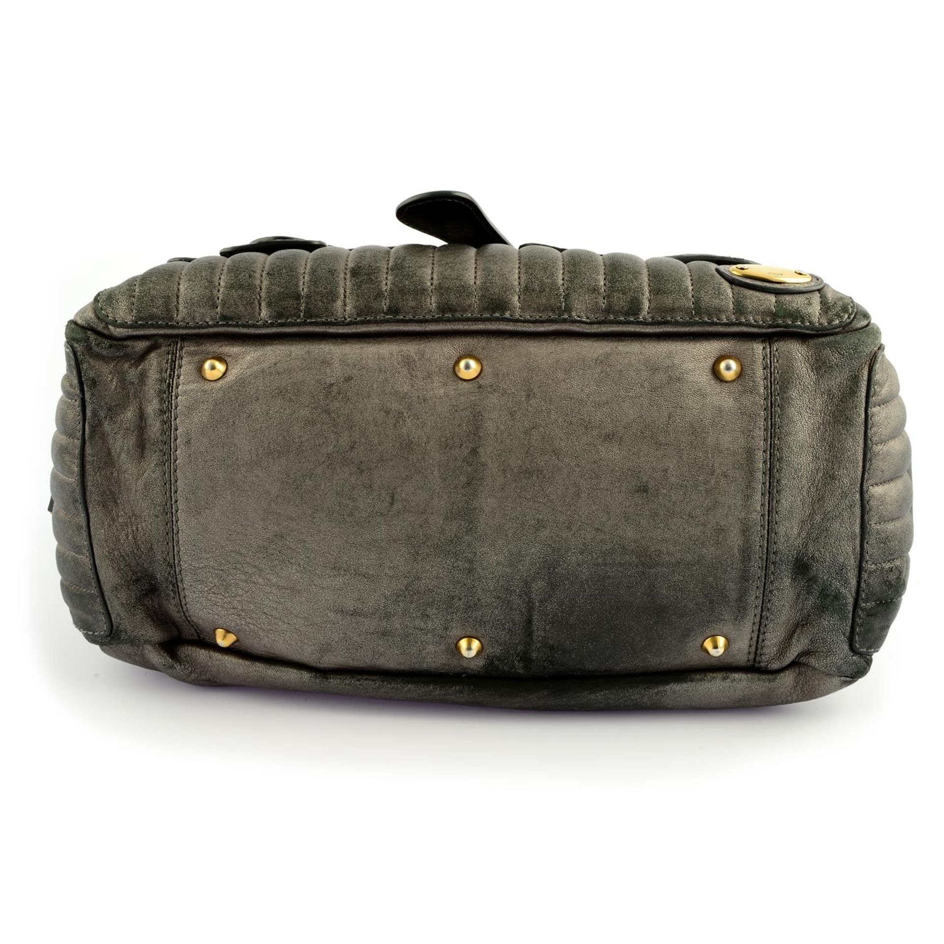 CHLOÉ- a gunmetal leather Bay handbag. - Image 4 of 5