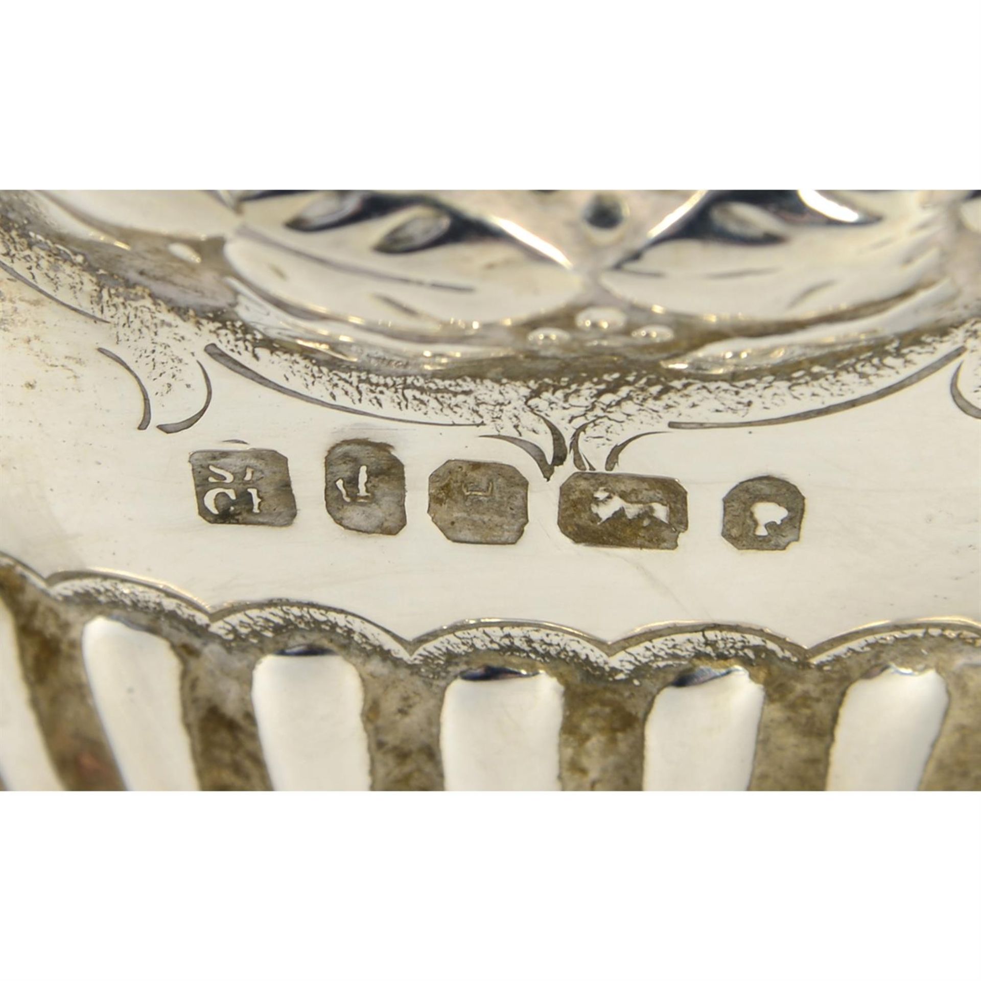 A Victorian silver pedestal sugar basket with swing handle. - Image 3 of 3