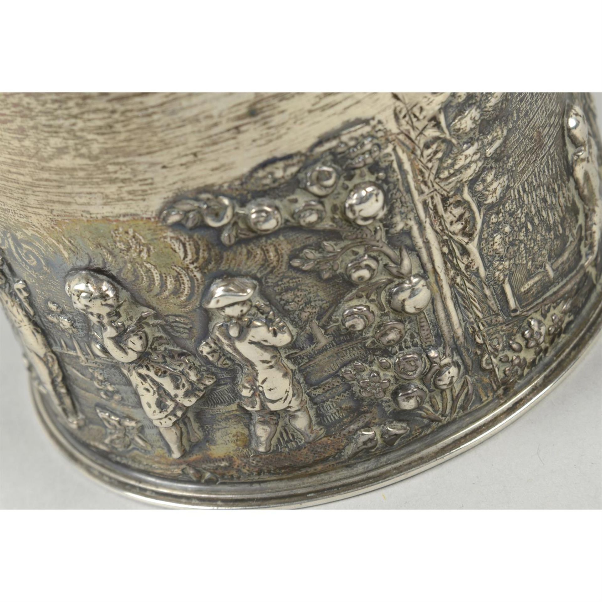 An Edwardian silver tea caddy with chased decoration. - Image 2 of 3