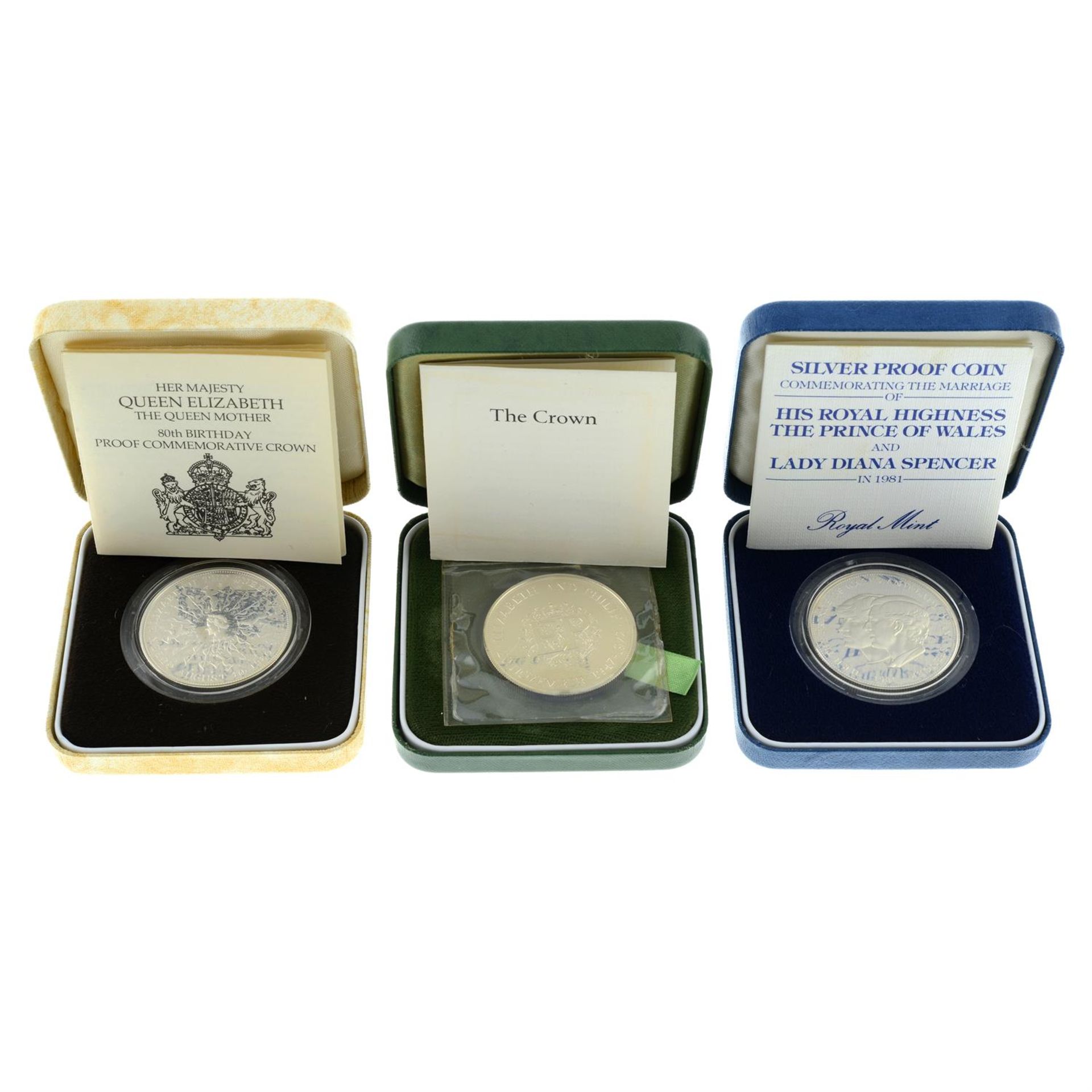 A selection of coins to include Elizabeth II, silver proof commemorative Crowns, etc. (16). - Image 2 of 3
