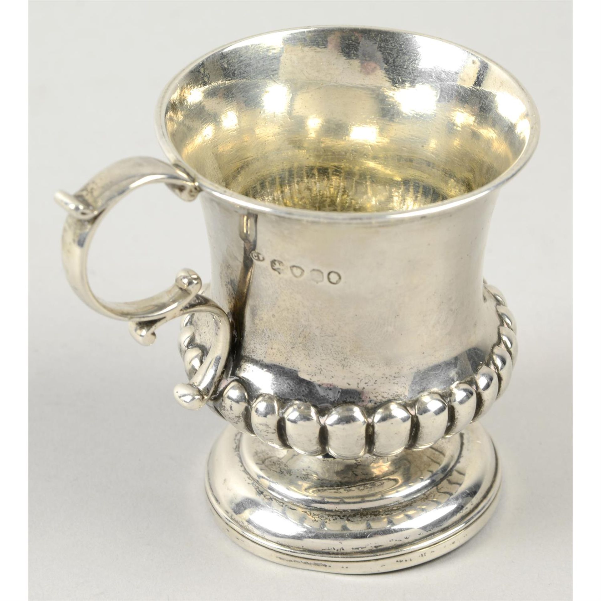 A William IV silver christening cup. - Bild 2 aus 3