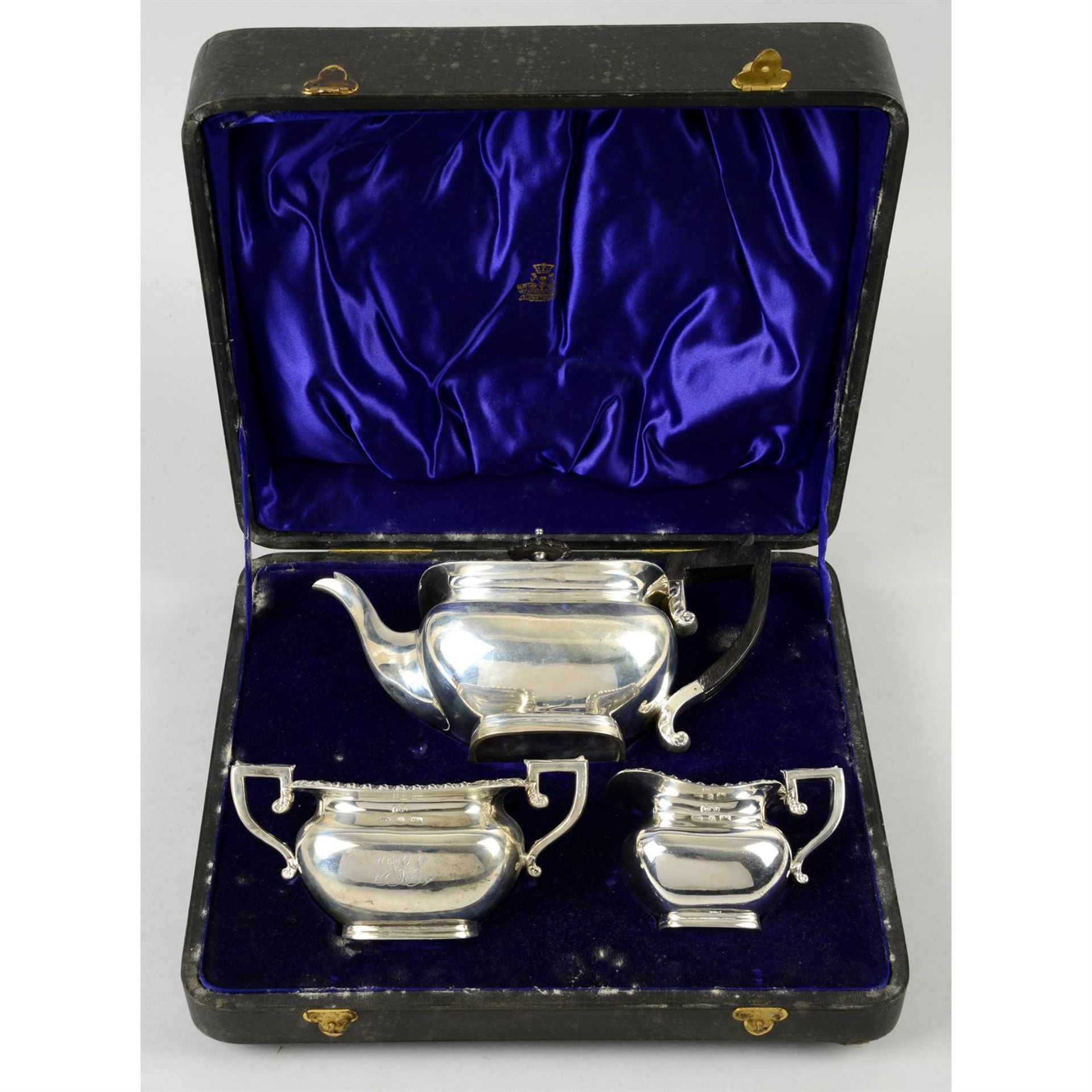 A late Victorian silver three piece bachelor tea set, in fitted case. - Image 4 of 4