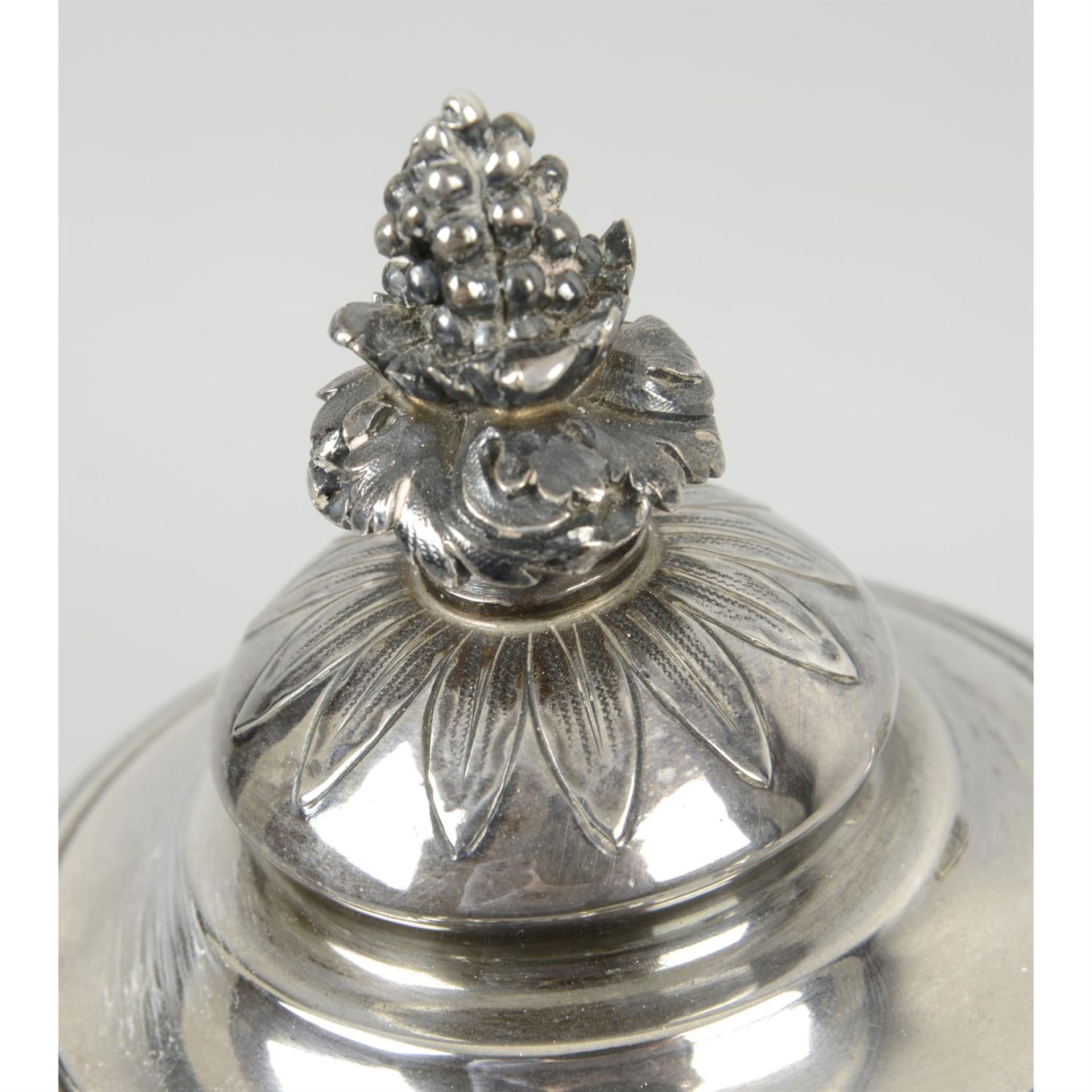 A late 19th or early 20th century French silver tea and coffee service. - Image 3 of 7