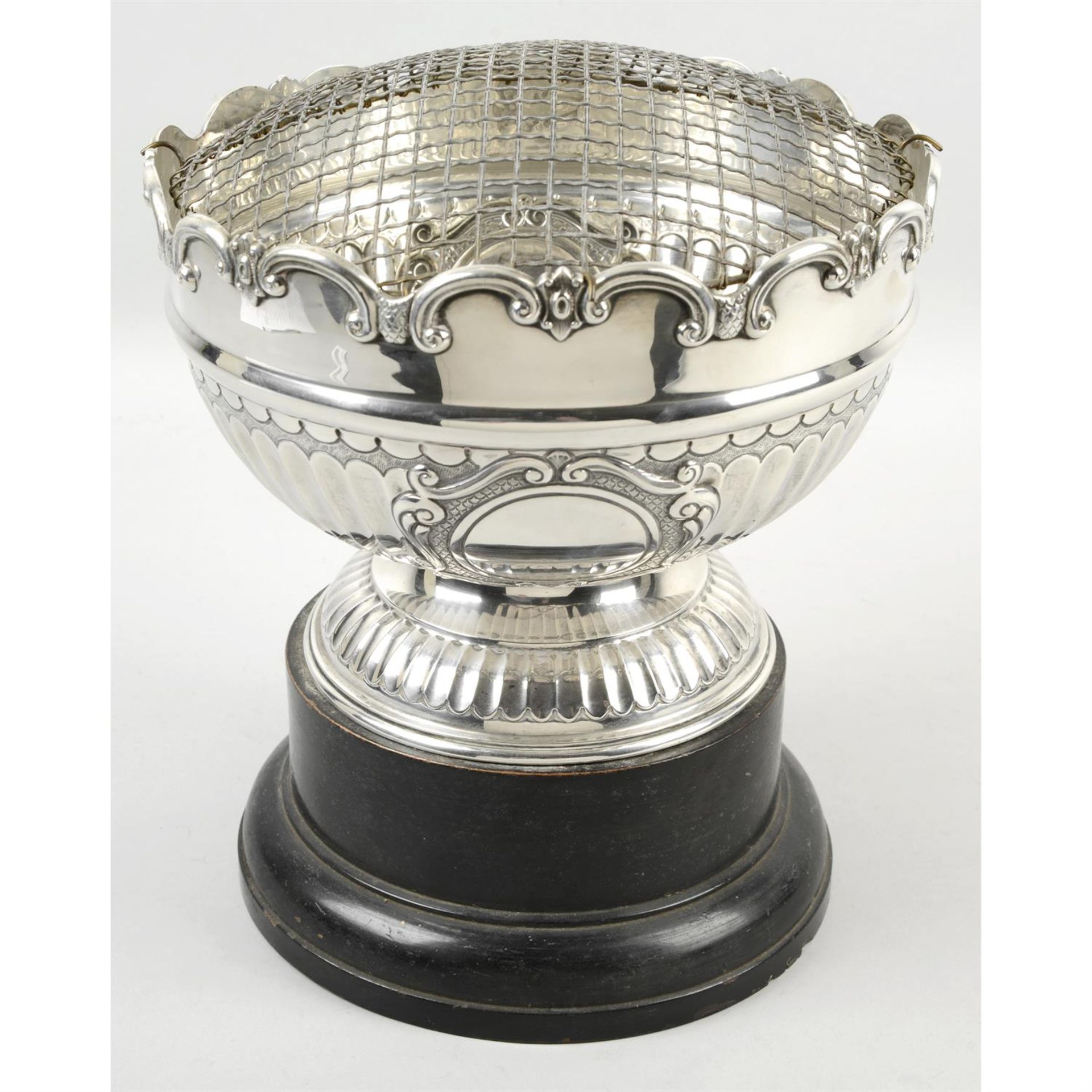 An Edwardian silver rose bowl.