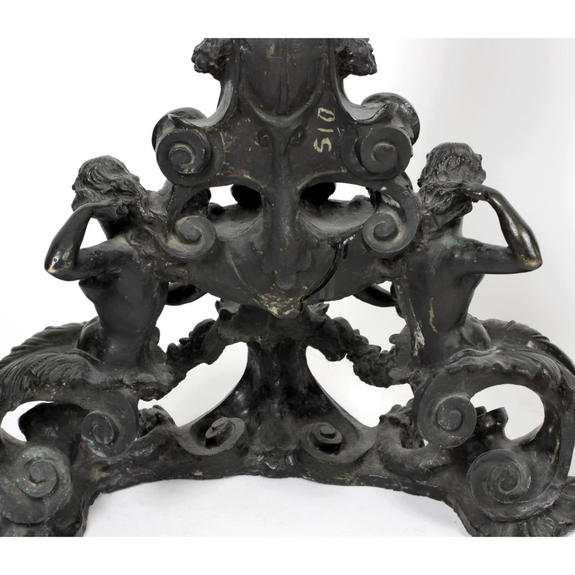 An impressive antique Italian Renaissance style pair of bronze andirons. - Bild 11 aus 12