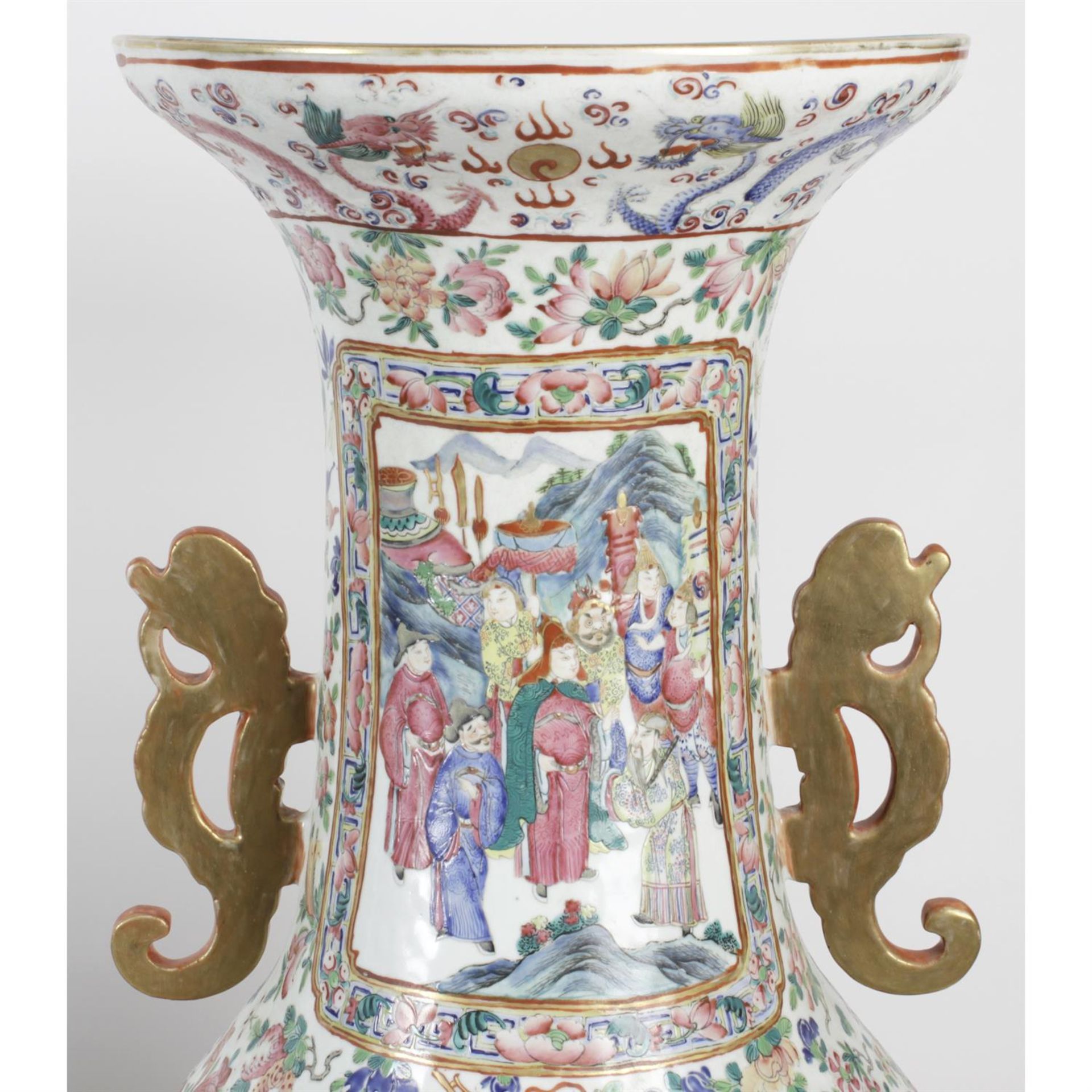 A pair of impressive, large mid-19th century Cantonese porcelain vases. - Image 8 of 20