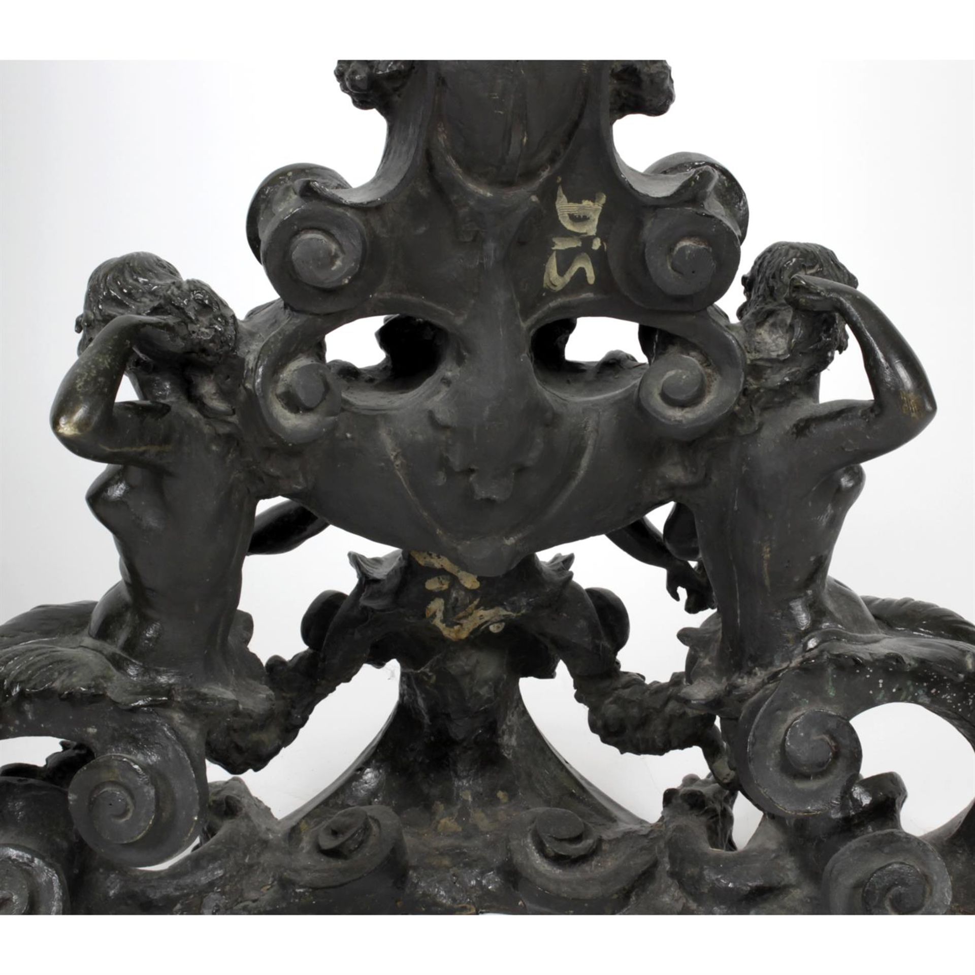 An impressive antique Italian Renaissance style pair of bronze andirons. - Bild 10 aus 12