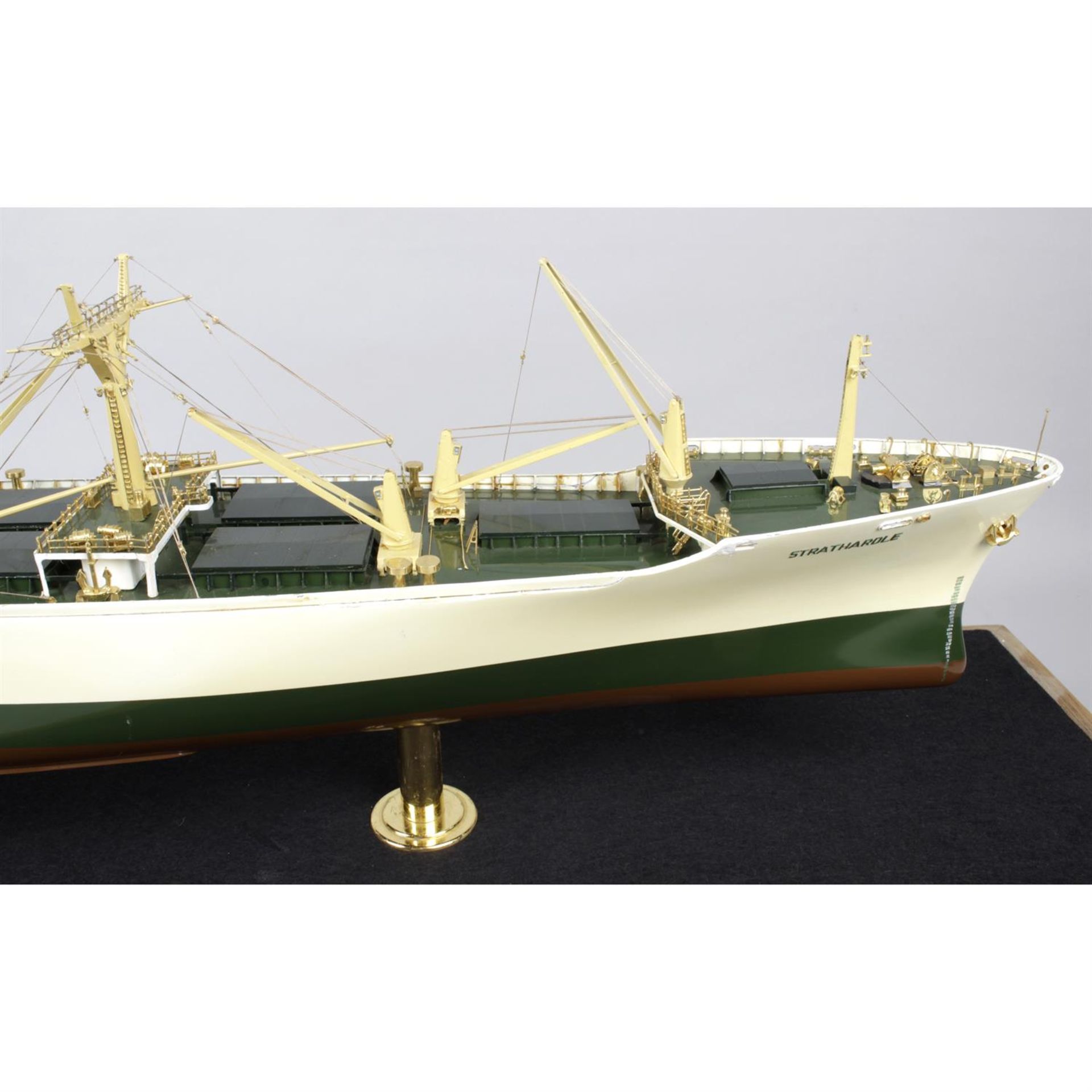 A fine boardroom or ship builders model of the Super High Speed Cargo Liner “Strathardle” of The - Image 4 of 5