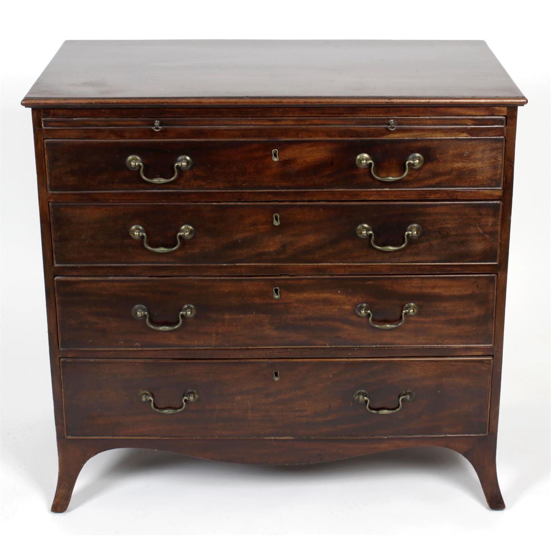 An antique George III gentleman’s mahogany chest of drawers.