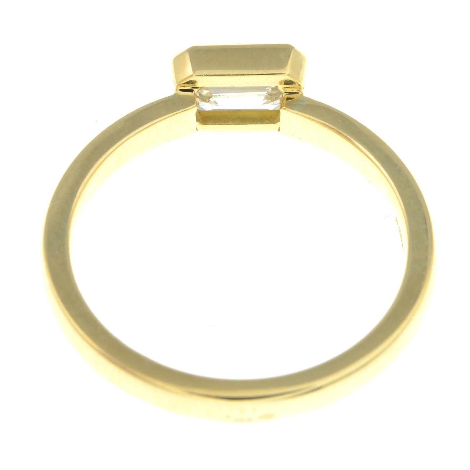 An 18ct gold rectangular-shape diamond single-stone ring. - Bild 2 aus 2