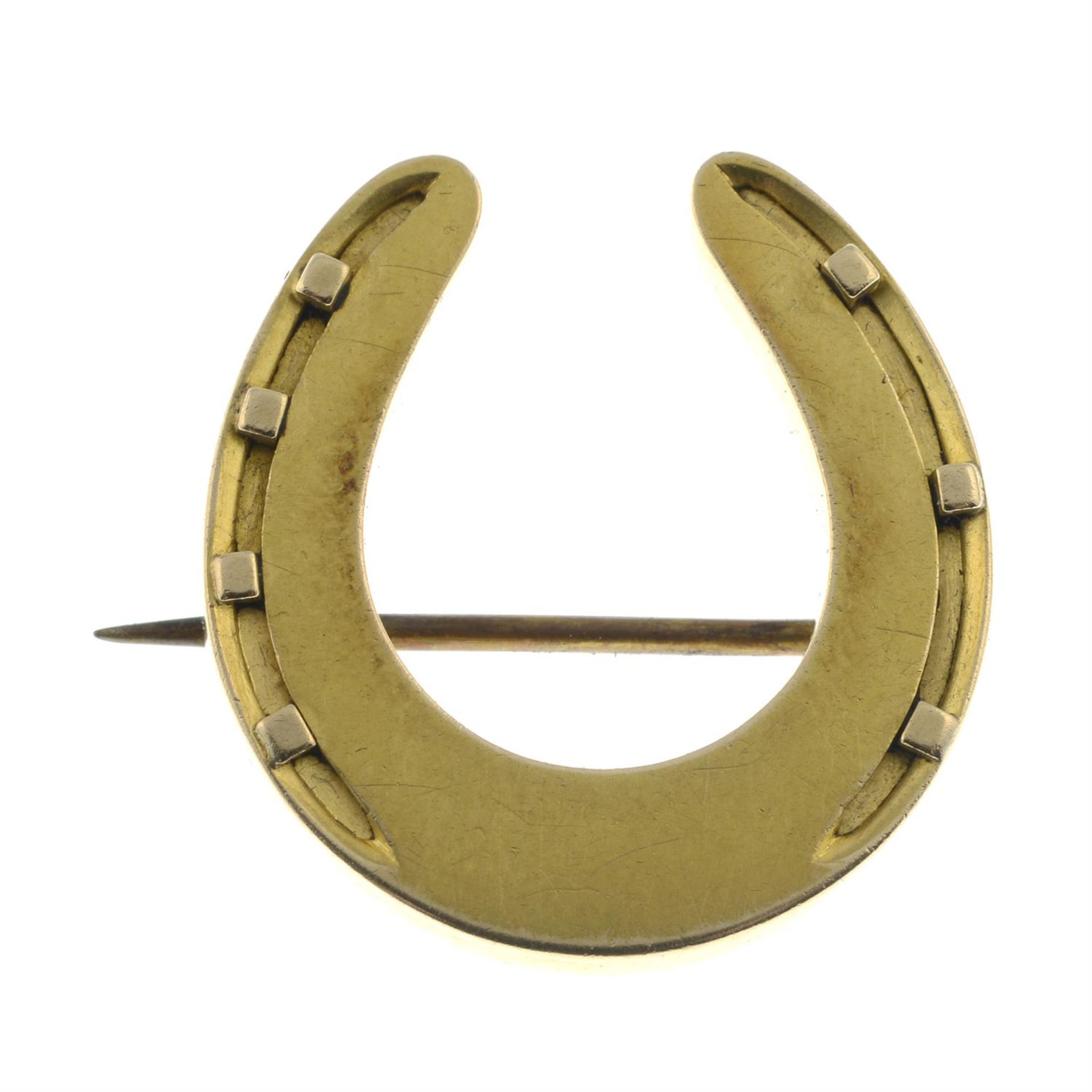 A late Victorian gold horseshoe brooch, with fitted Hancocks' & Co. case. - Bild 2 aus 5