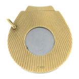 A 1960s 9ct gold cigar cutter.