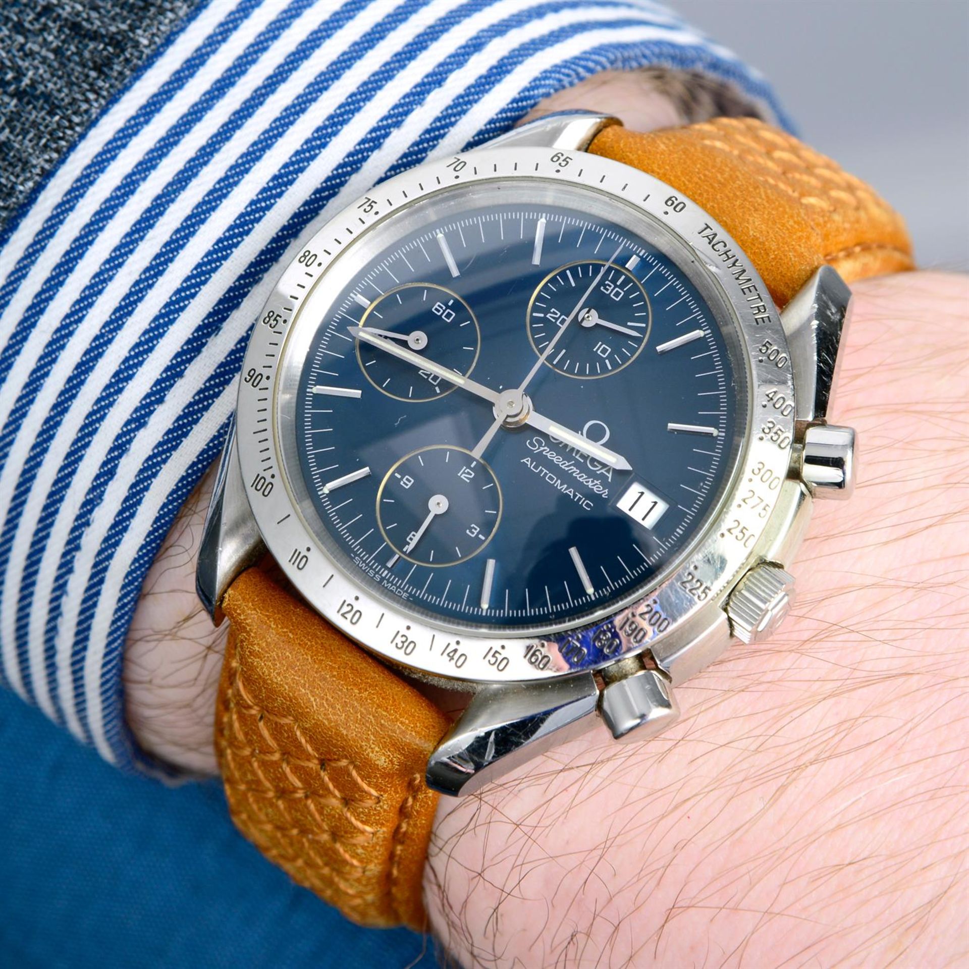 OMEGA - a stainless steel Speedmaster chronograph wrist watch, 39mm. - Image 5 of 6