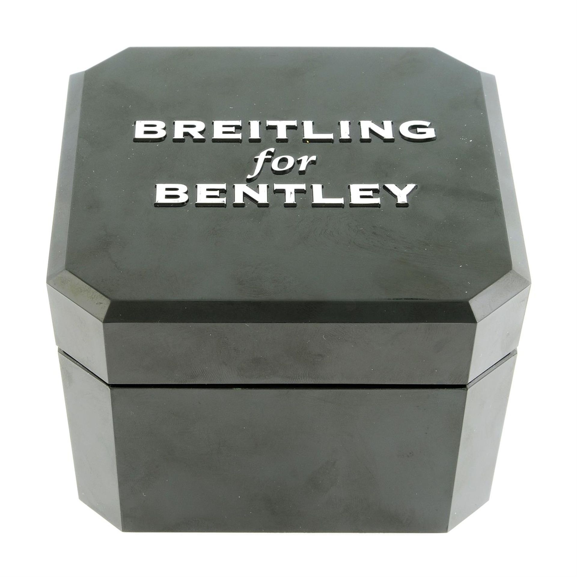 BREITLING - a stainless steel Breitling for Bentley chronograph bracelet watch, 49mm. - Bild 6 aus 6