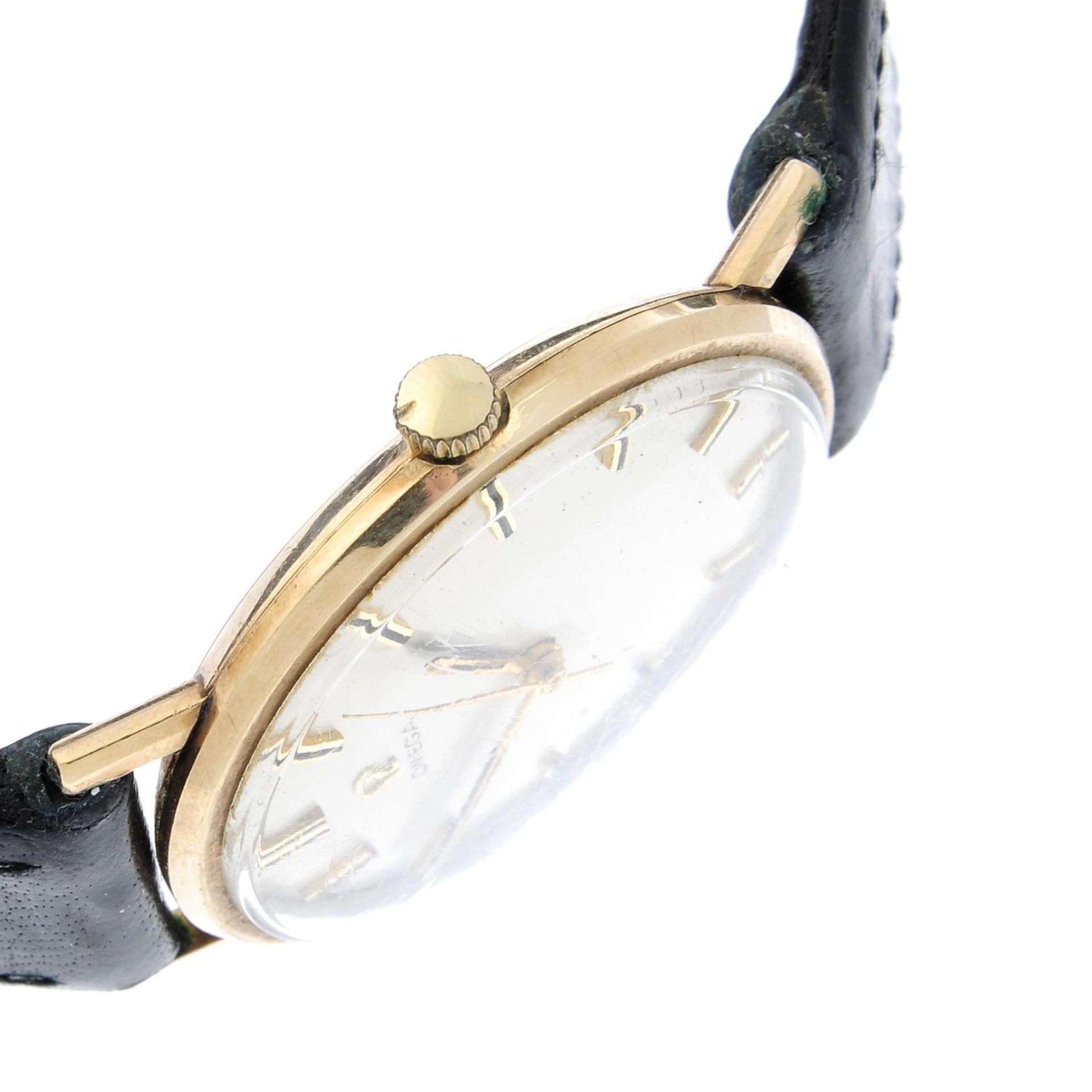 OMEGA - a 9ct yellow gold wrist watch, 33mm. - Image 3 of 6