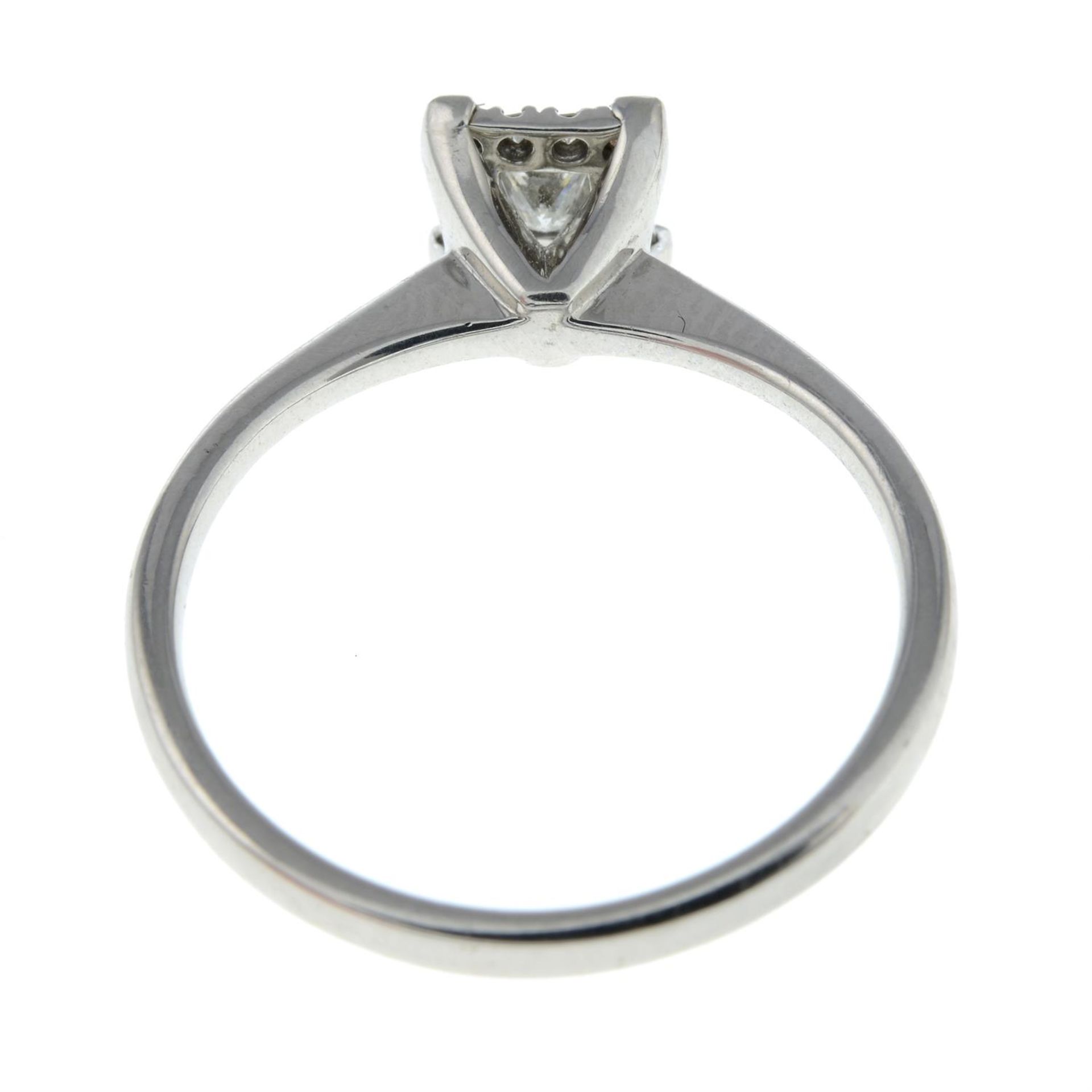 A 9ct gold vari-cut diamond cluster ring. - Bild 2 aus 2