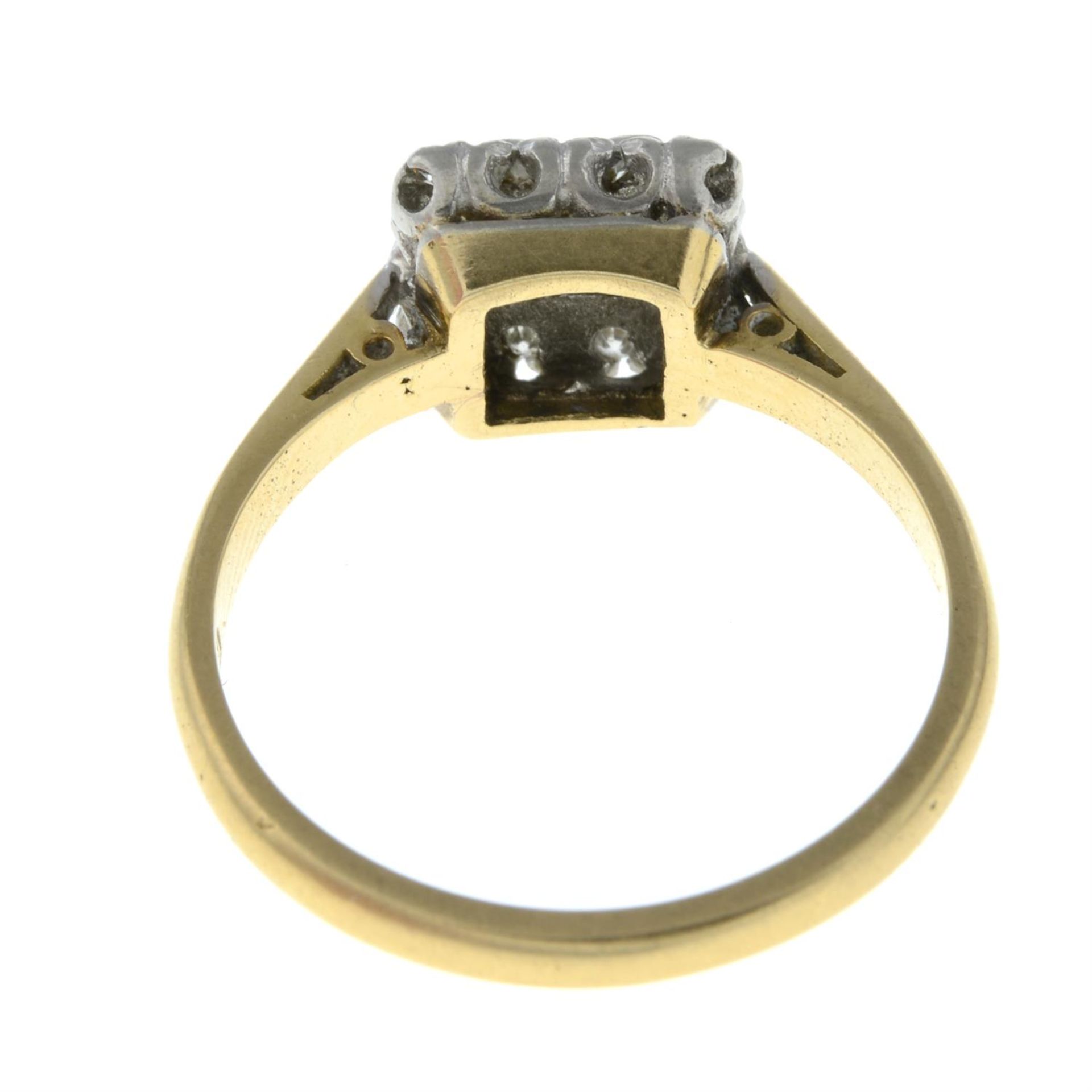 A sapphire and single-cut diamond cluster ring. - Bild 2 aus 2