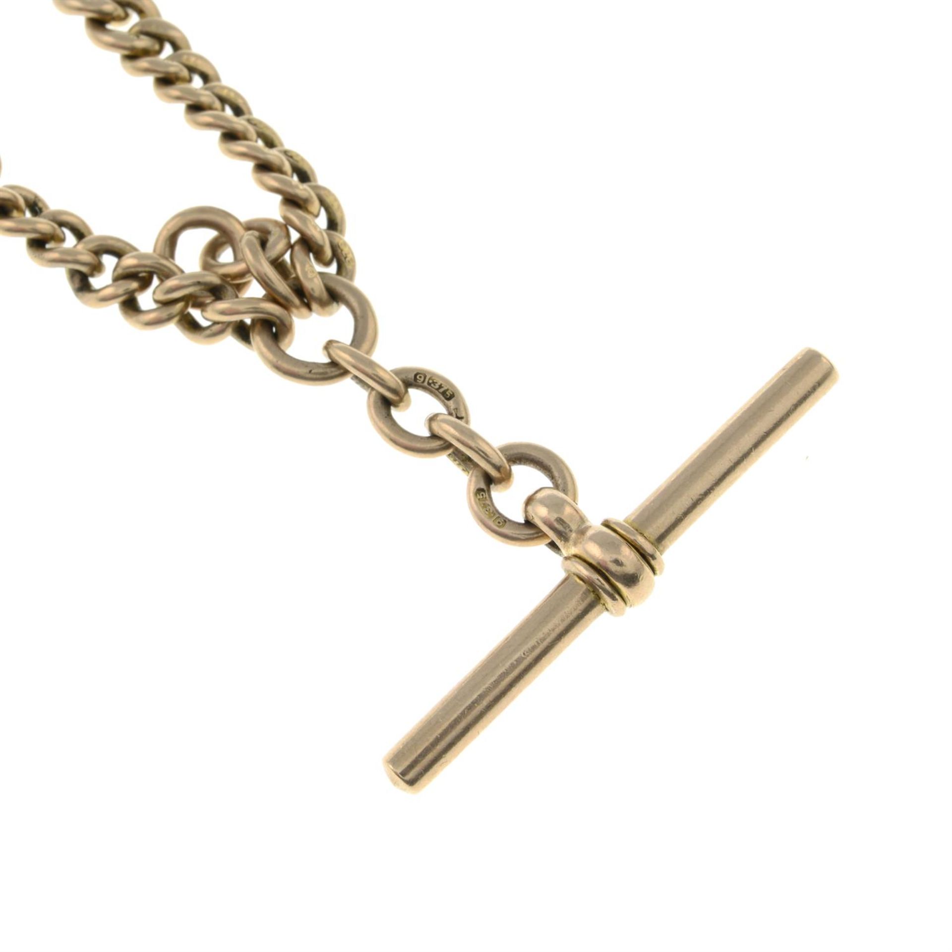 An early 20th century 9ct gold albert chain, with suspended T-bar. - Image 2 of 3