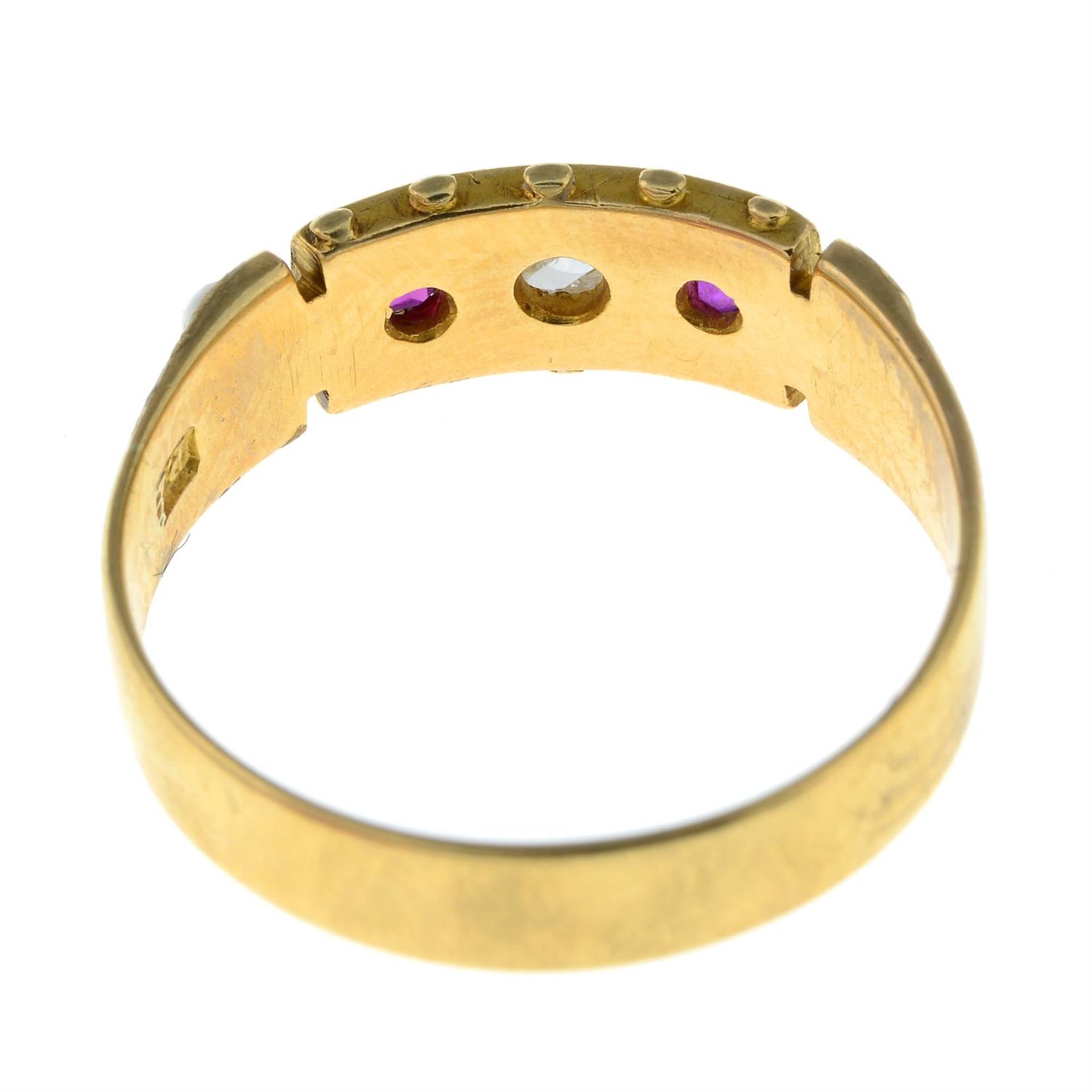 A late Victorian gold ruby, split pearl and rose-cut diamond band ring. - Bild 2 aus 2