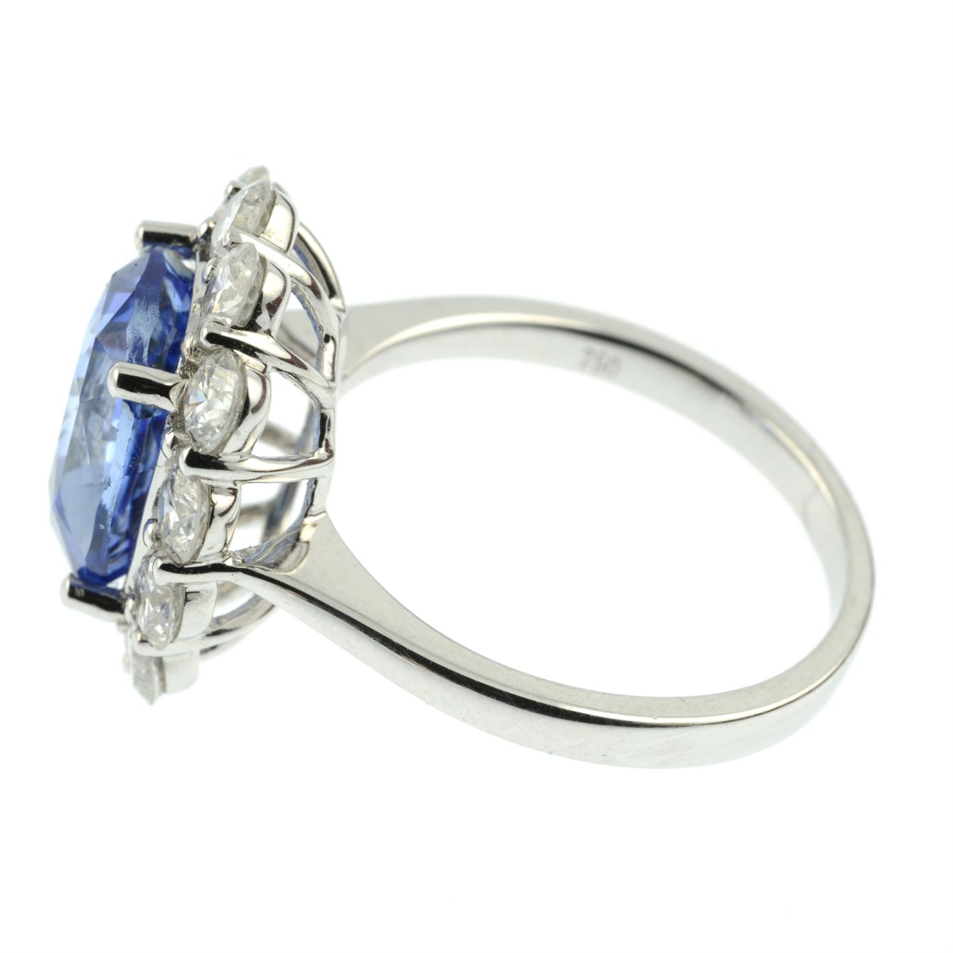 An 18ct gold sapphire and diamond cluster ring. - Image 3 of 5
