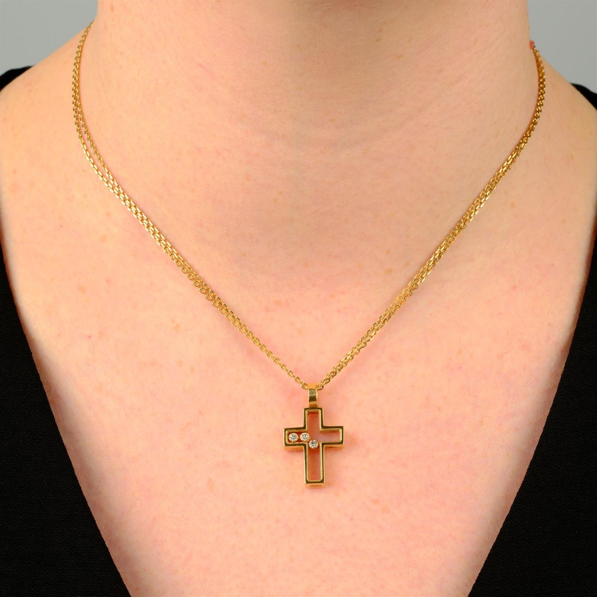 A 'Happy Diamonds' cross pendant, with 18ct gold chain, by Chopard. - Bild 5 aus 5