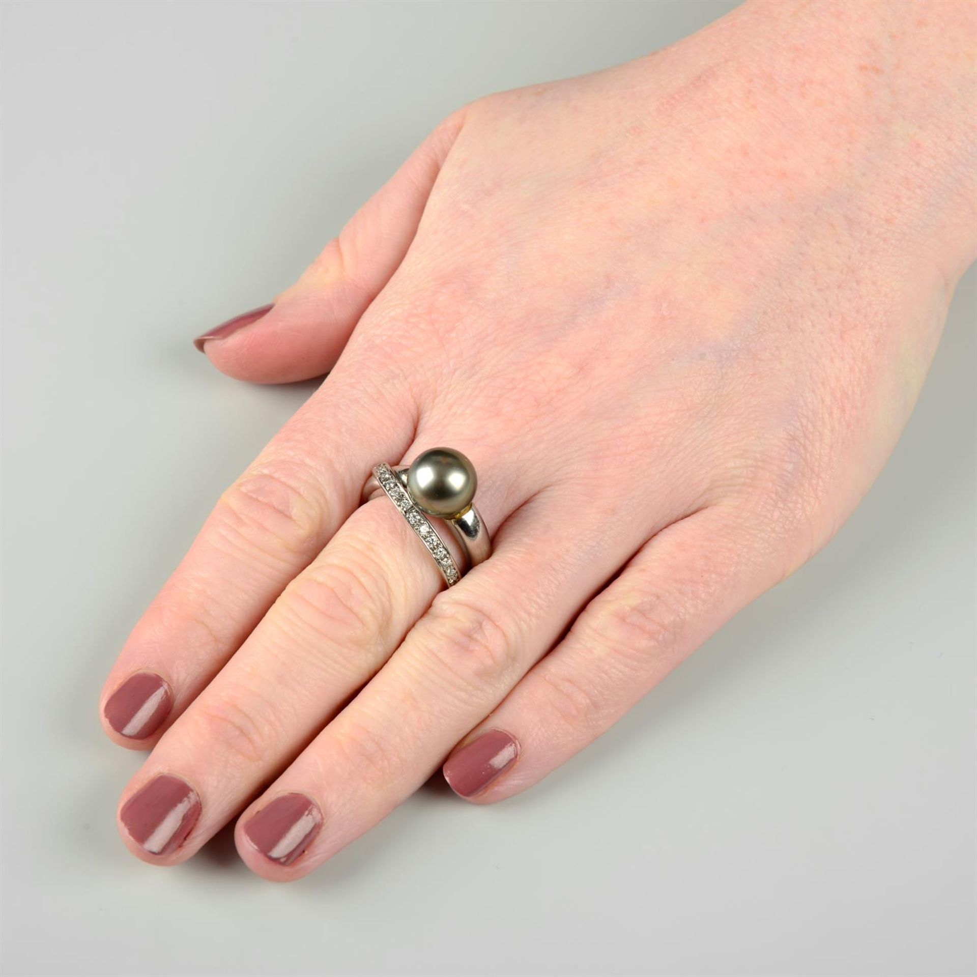 A grey cultured pearl and brilliant-cut diamond crossover dress ring. - Image 5 of 5