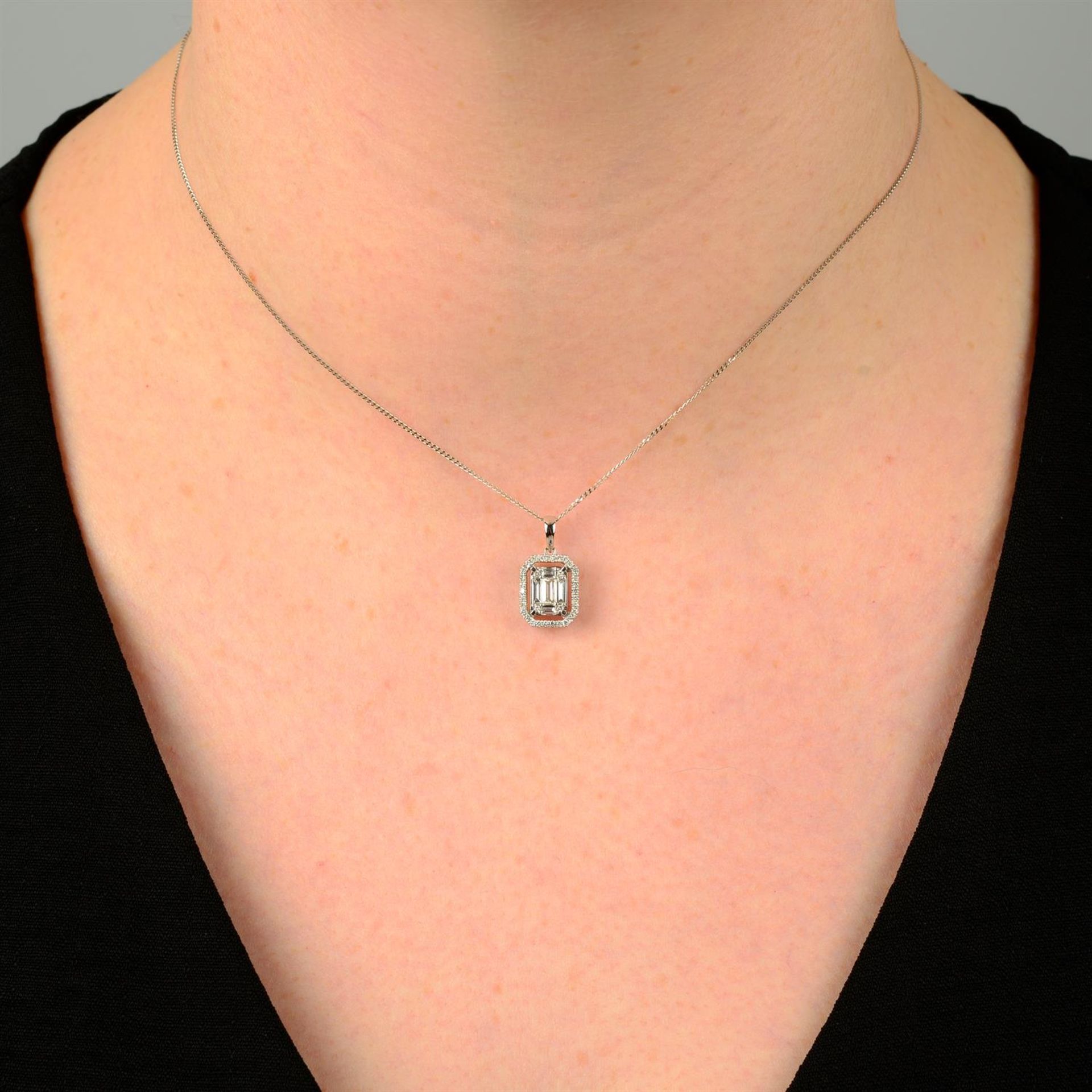 An 18ct gold diamond pendant, with chain. - Bild 5 aus 5