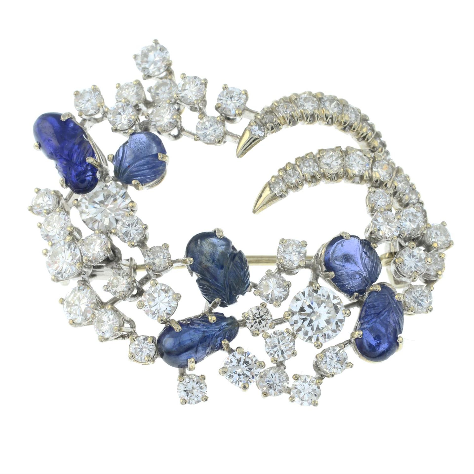 A mid 20th century 18ct gold floral carved sapphire and brilliant-cut diamond brooch. - Bild 2 aus 4