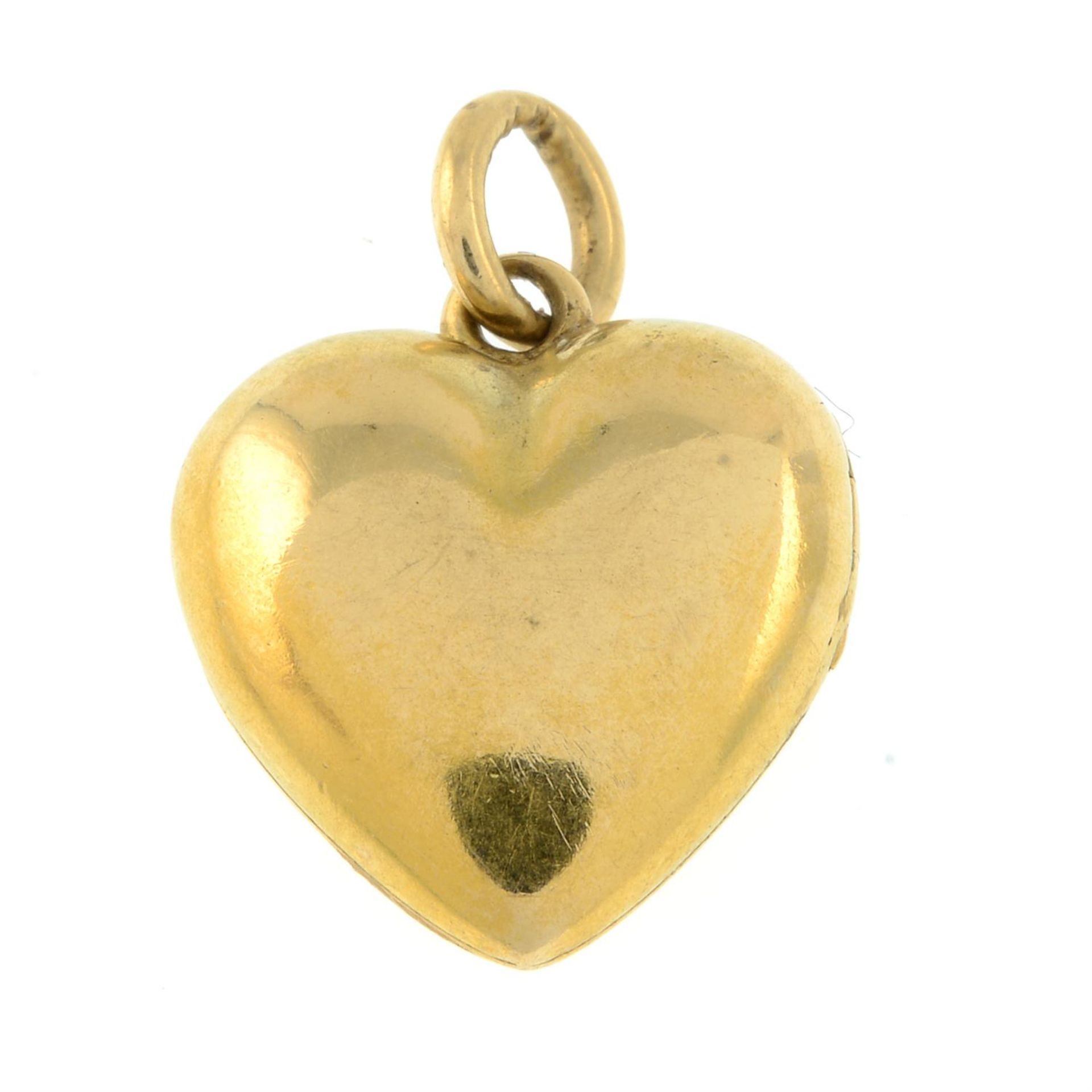 An early 20th century 18ct gold heart locket pendant. - Bild 3 aus 5