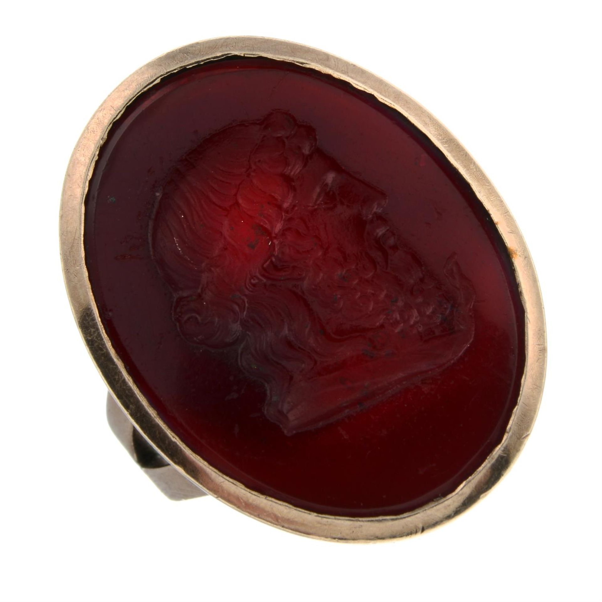 A late 19th century 9ct gold glass intaglio ring, believed to depict Zeus. - Image 2 of 5
