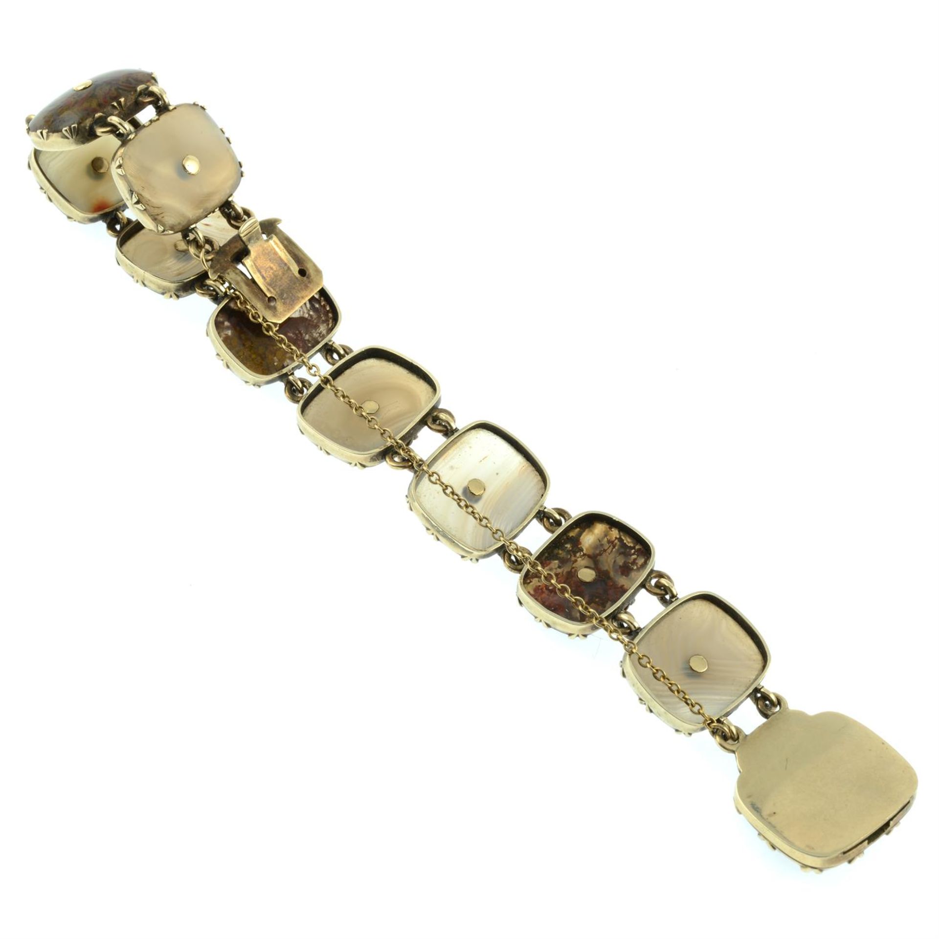 An early to mid 19th century gold Scottish agate bracelet. - Image 4 of 4