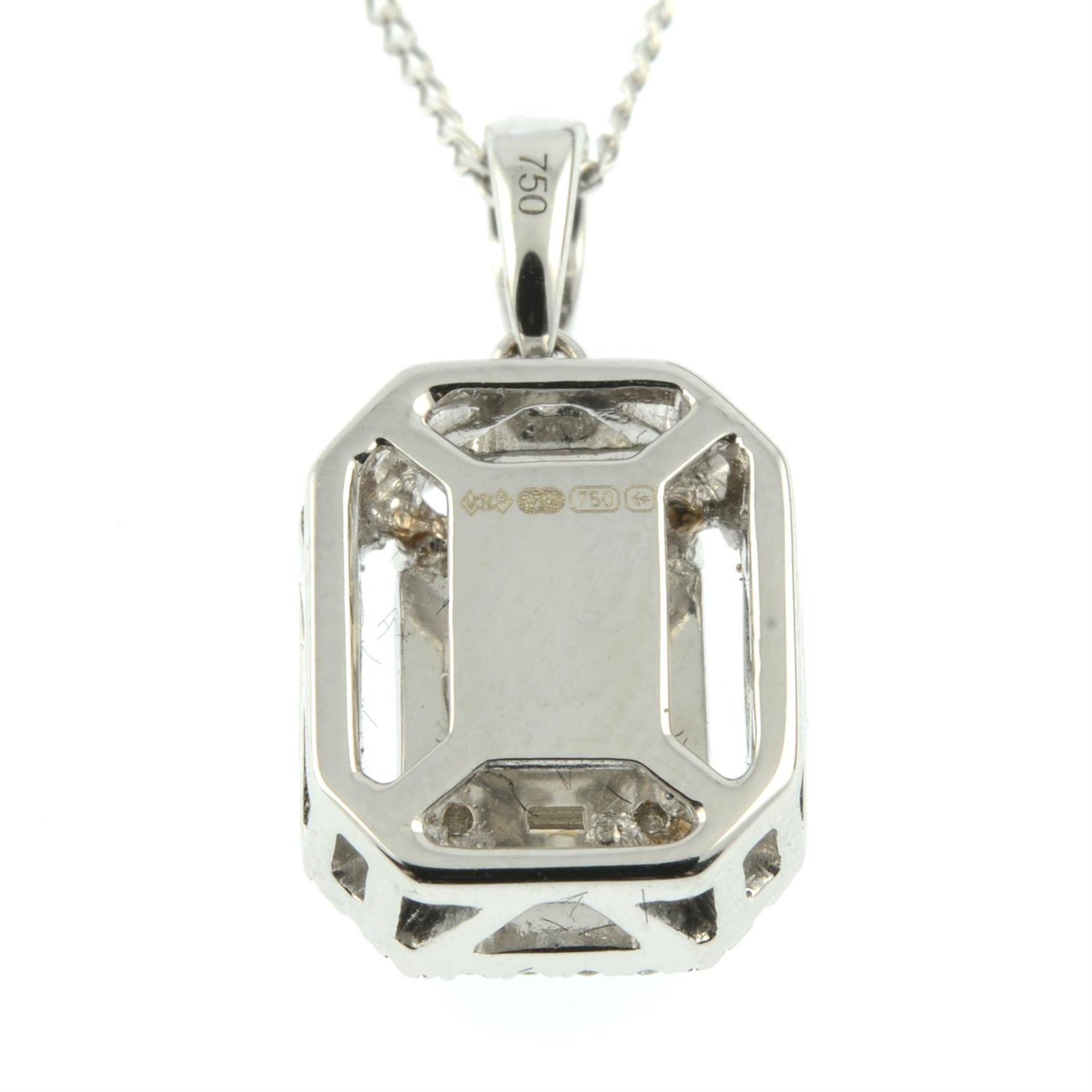 An 18ct gold diamond pendant, with chain. - Bild 3 aus 5