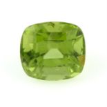 A cushion-shape peridot, weight 5.33cts.