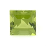 A square-shape peridot, weight 5.00cts.