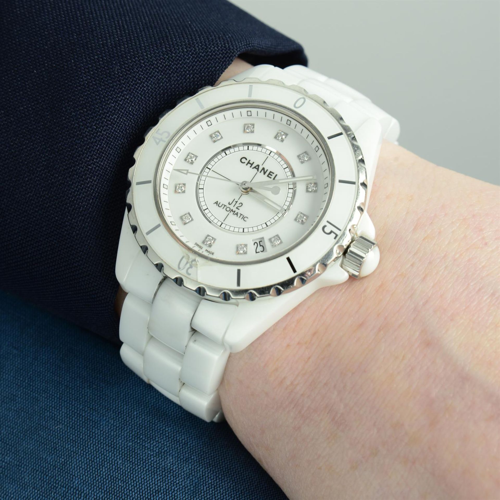 CHANEL - a ceramic J12 bracelet watch, 39mm. - Bild 5 aus 5