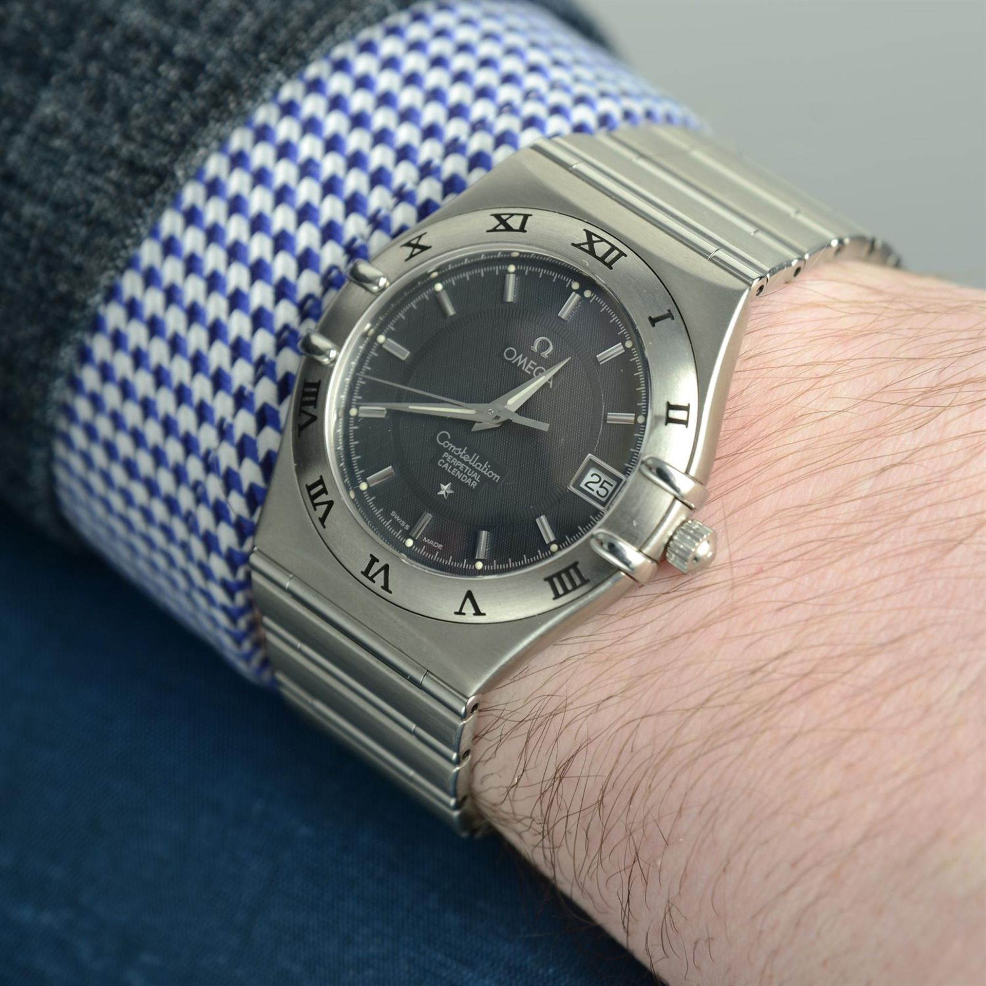 OMEGA - a stainless steel Constellation Perpetual Calendar bracelet watch, 35mm. - Image 5 of 6