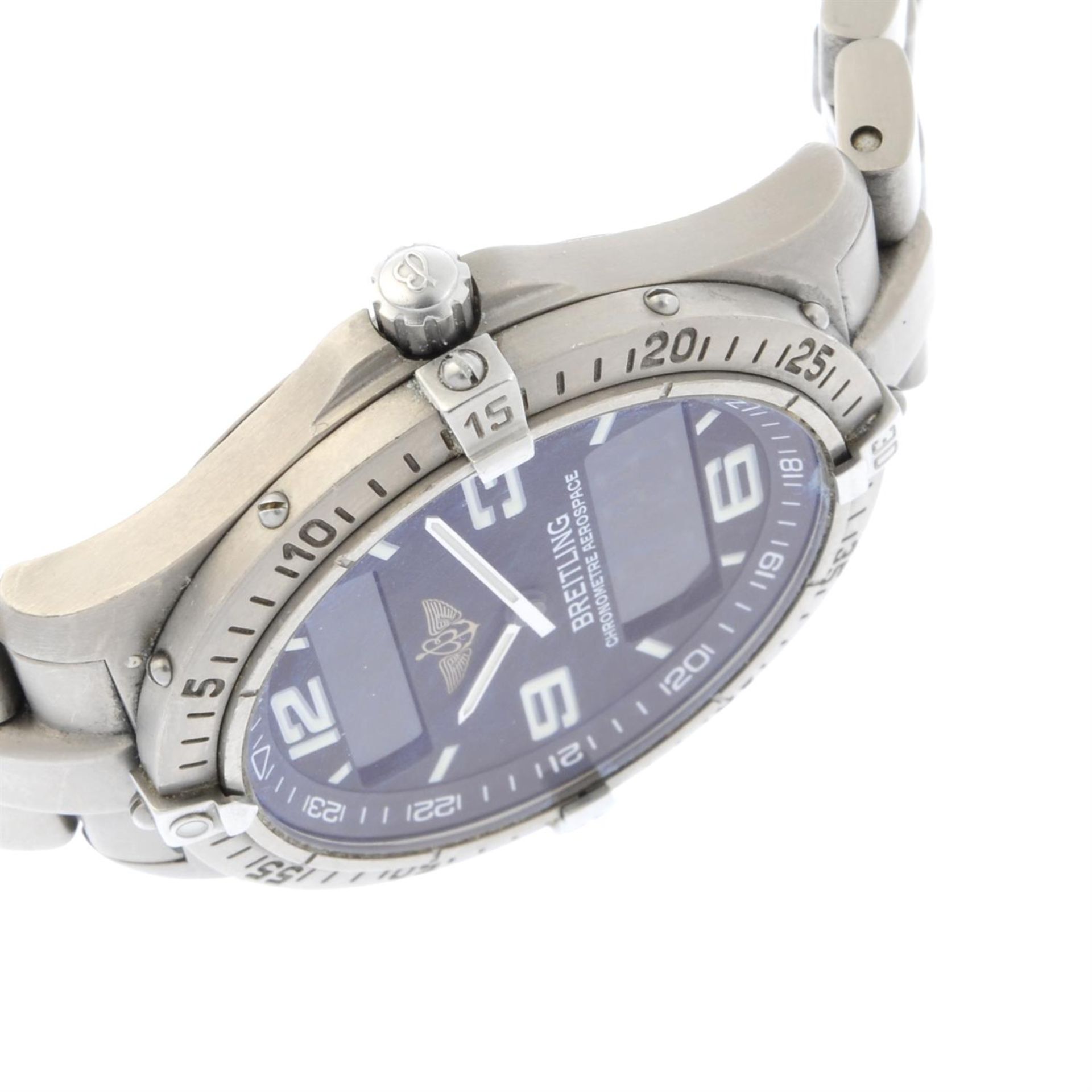 BREITLING - a titanium Aerospace bracelet watch, 42mm. - Bild 3 aus 6