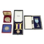 A mixed selection to include 1910-1935 Commemorative medallion, silver cornucopia medal, etc.