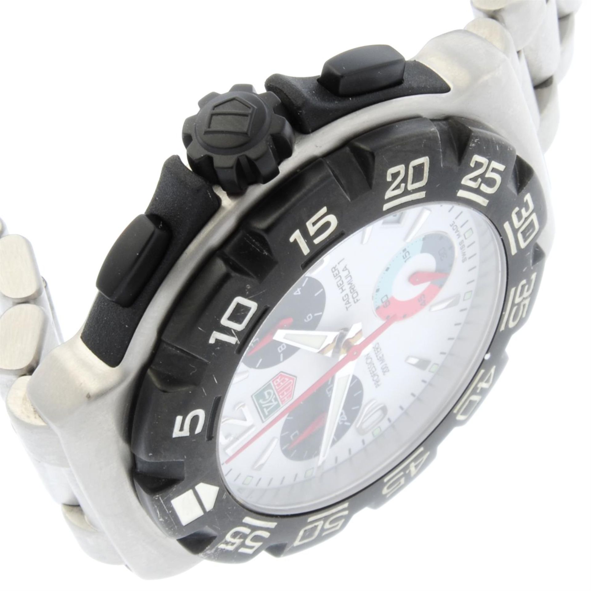 TAG HEUER - a stainless steel Formula 1 chronograph bracelet watch, 42mm. - Bild 3 aus 4