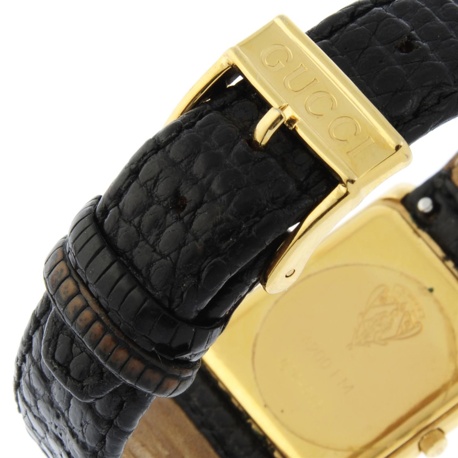 GUCCI - a gold plated 4200FM wrist watch, 24x26mm. - Image 2 of 4