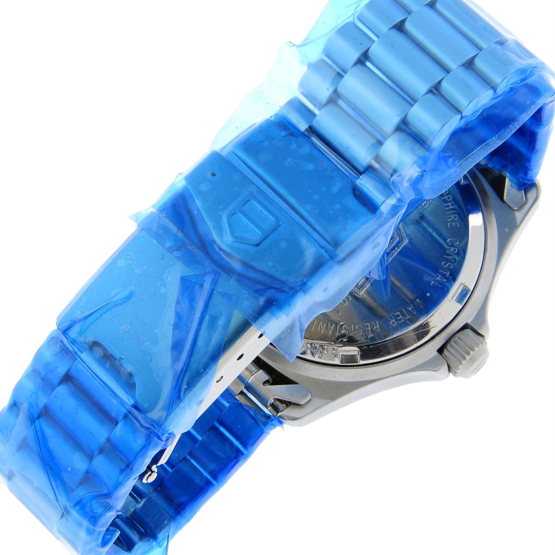 TAG HEUER - a stainless steel 2000 Series bracelet watch, 33mm. - Bild 2 aus 4